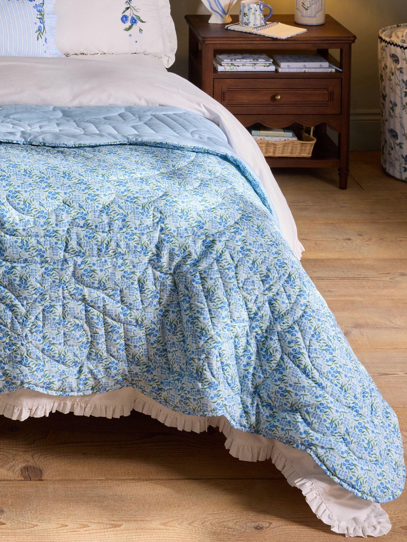 Cath Kidston Ditsy Floral Scallop Edge Reversible Bedspread
