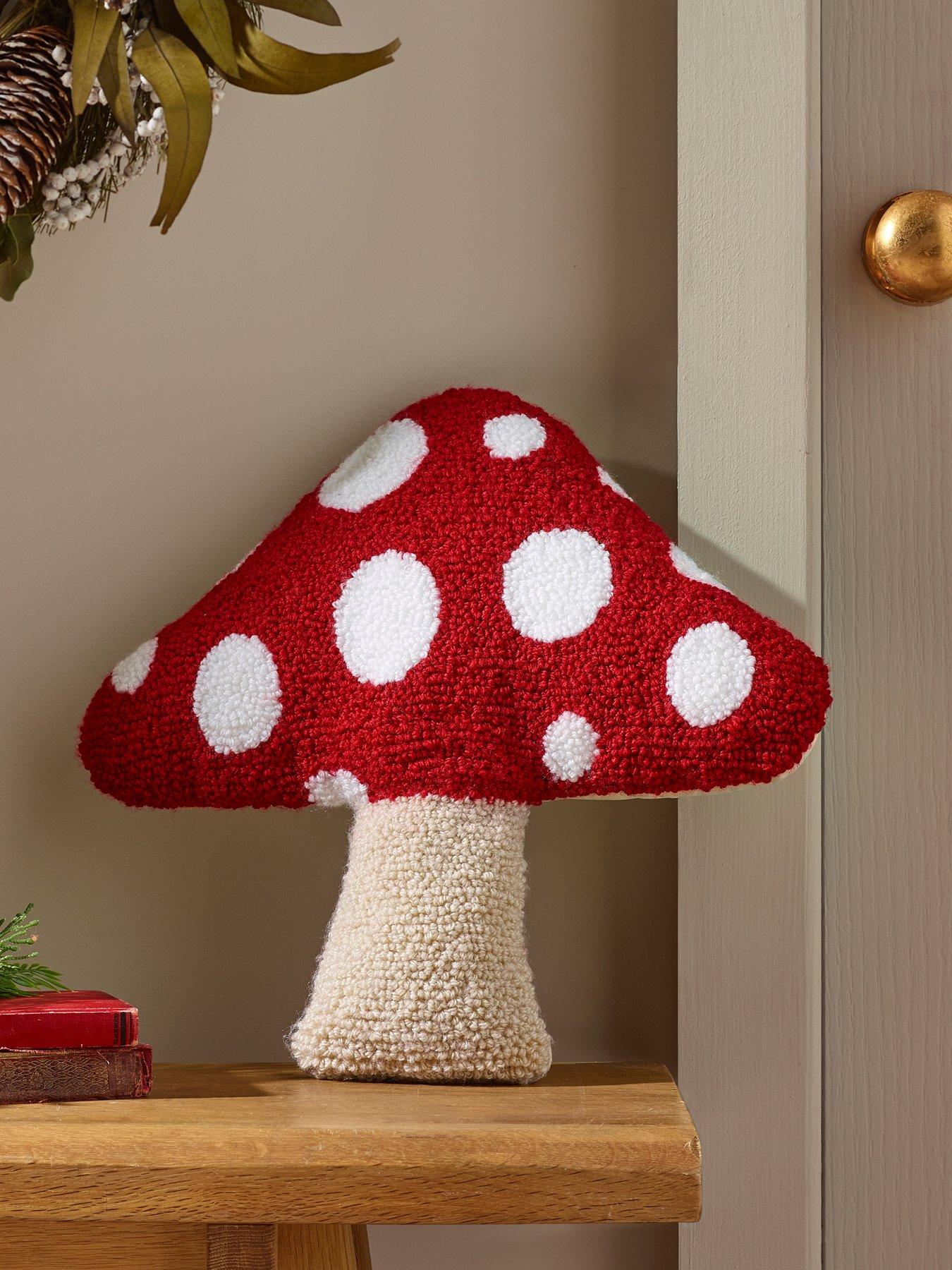 Catherine Lansfield Woodland Crochet 3D Cushion