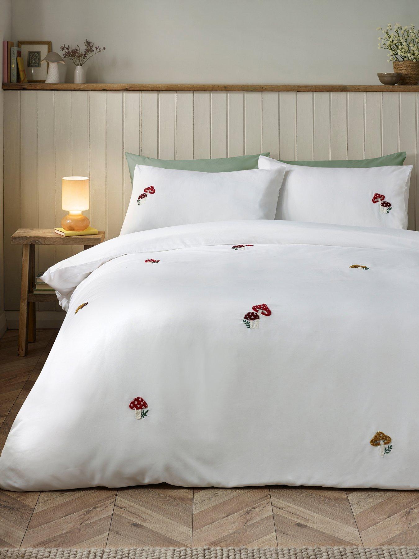 Image 3 of 5 of Catherine Lansfield Woodland Crochet Duvet Cover Set