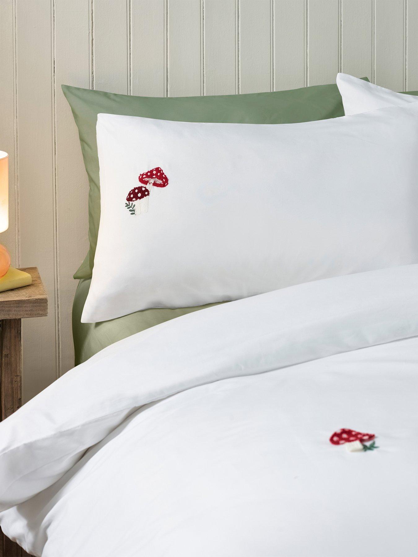 Image 4 of 5 of Catherine Lansfield Woodland Crochet Duvet Cover Set