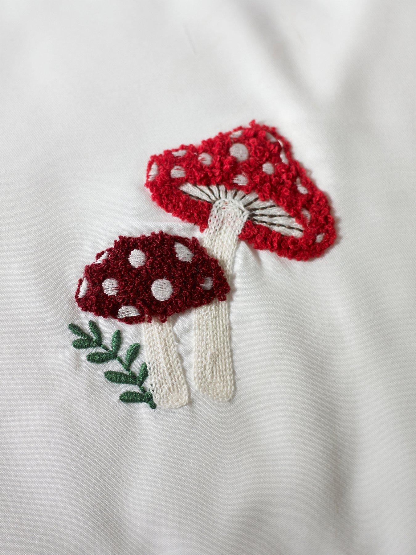 Image 5 of 5 of Catherine Lansfield Woodland Crochet Duvet Cover Set