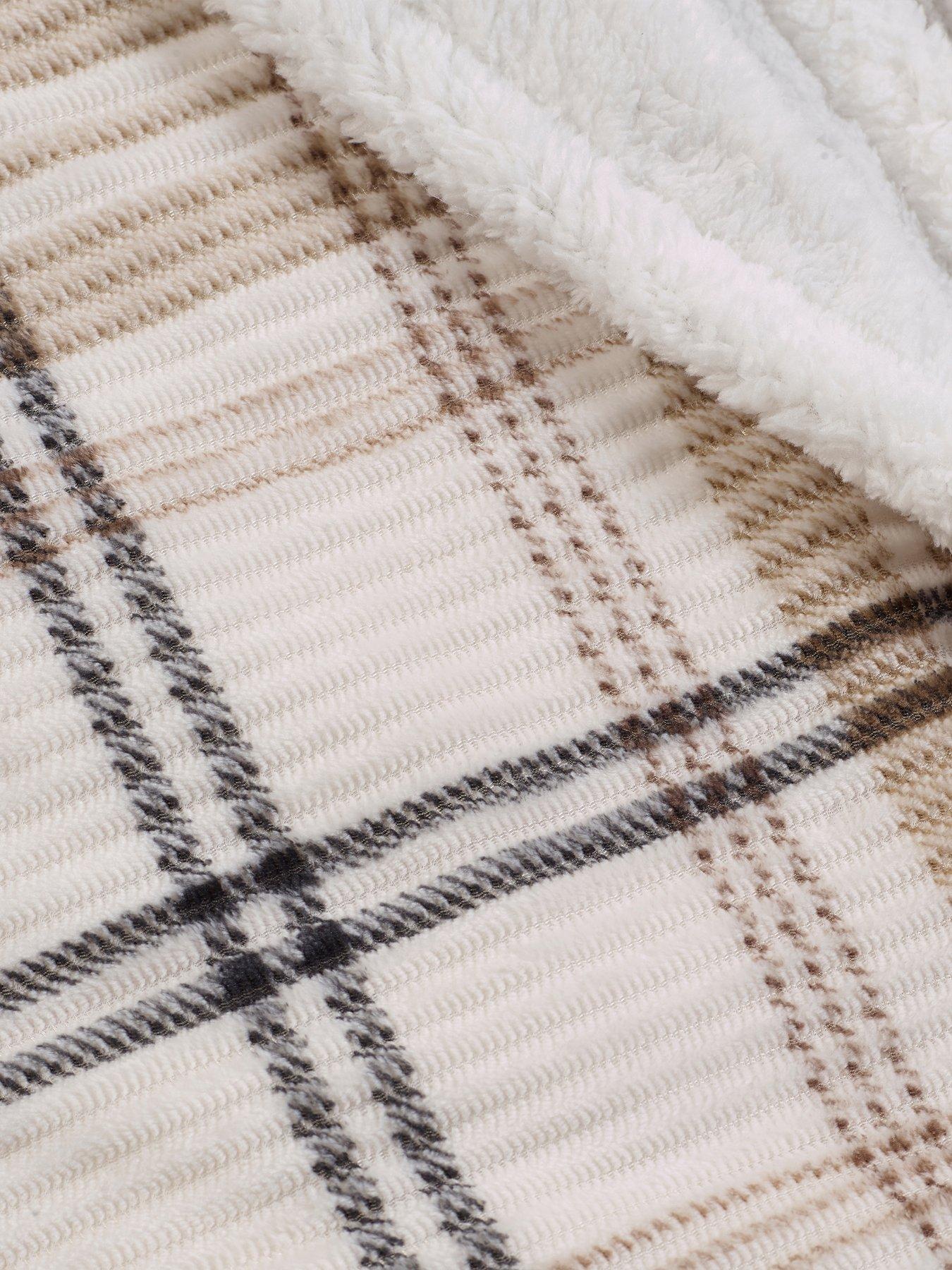 Image 4 of 4 of Catherine Lansfield Soft and Cosy Ribbed Check Sherpa Throw
