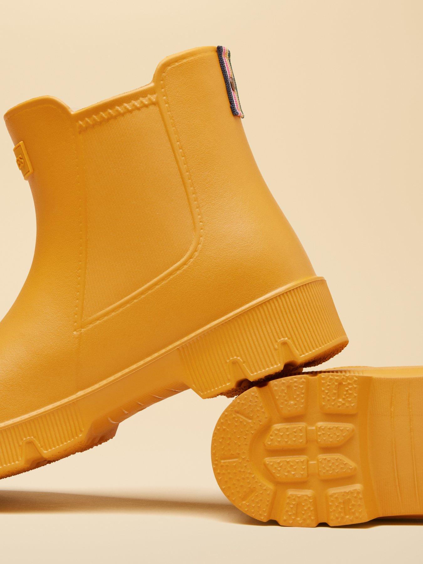 Image 5 of 6 of Joules Womens Raindance Chunky Tread Elastic Gusset Welly Boots - Yellow