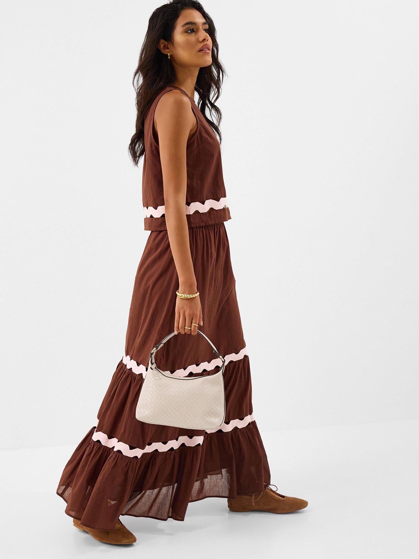 Image 2 of 5 of Accessorize WOVEN HANDHELD