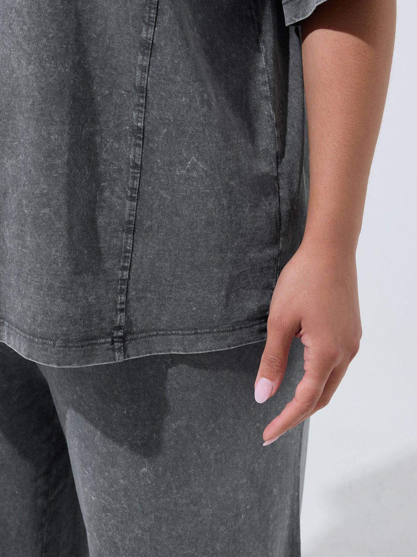 Image 4 of 4 of Yours Curve Acid Wash Top - Grey