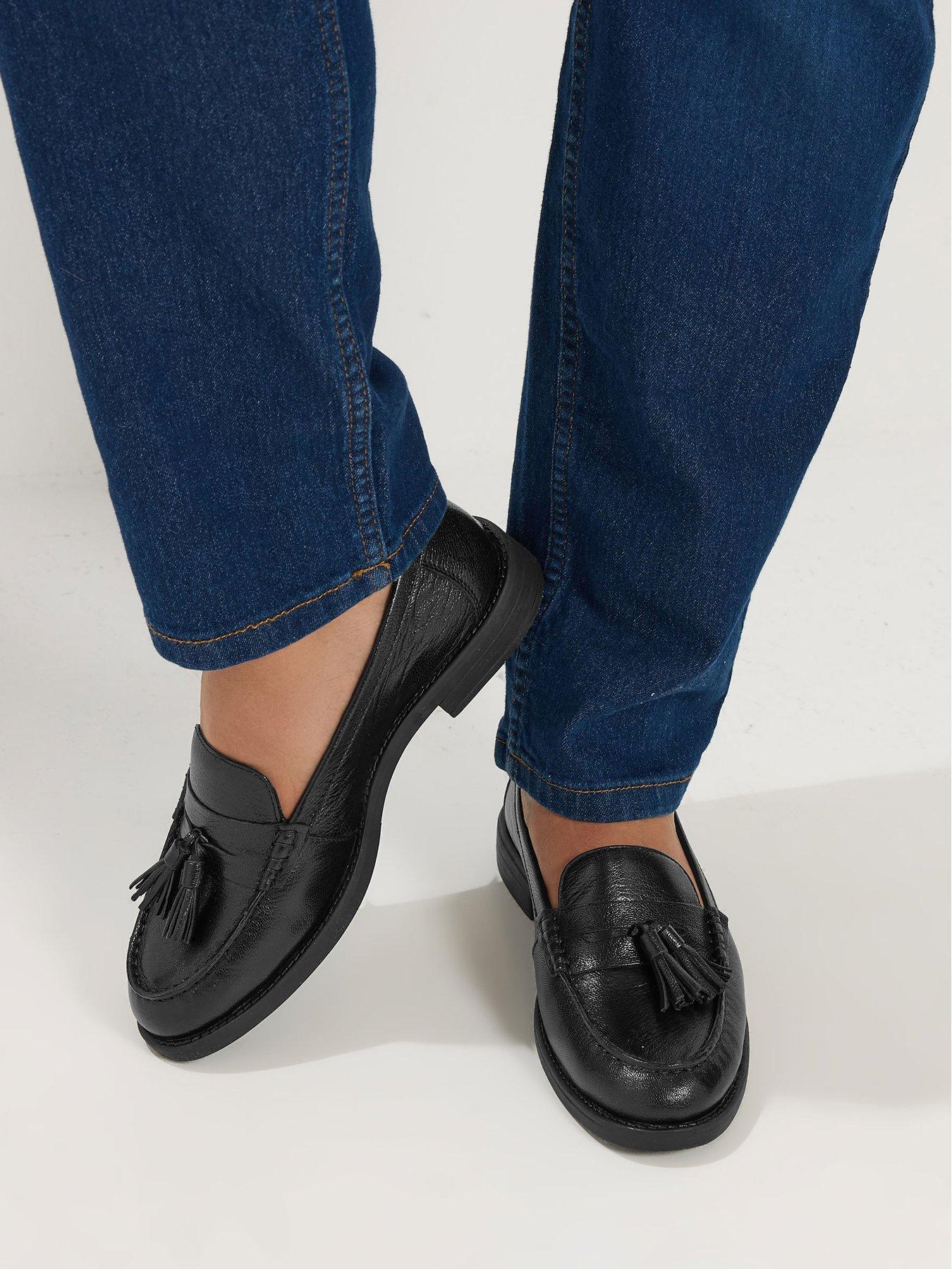 Image 3 of 4 of Yours Extra Wide Fit Tassel Loafers - Black