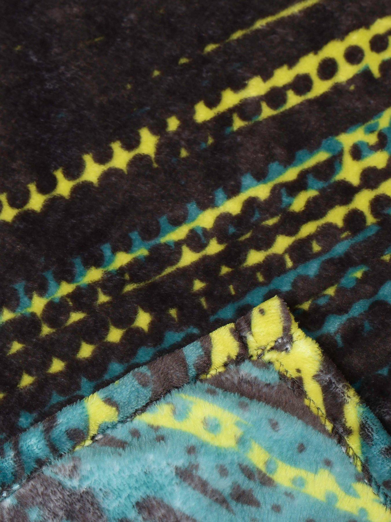 Image 3 of 5 of Aston Martin Flannel Fleece Rotary Blanket