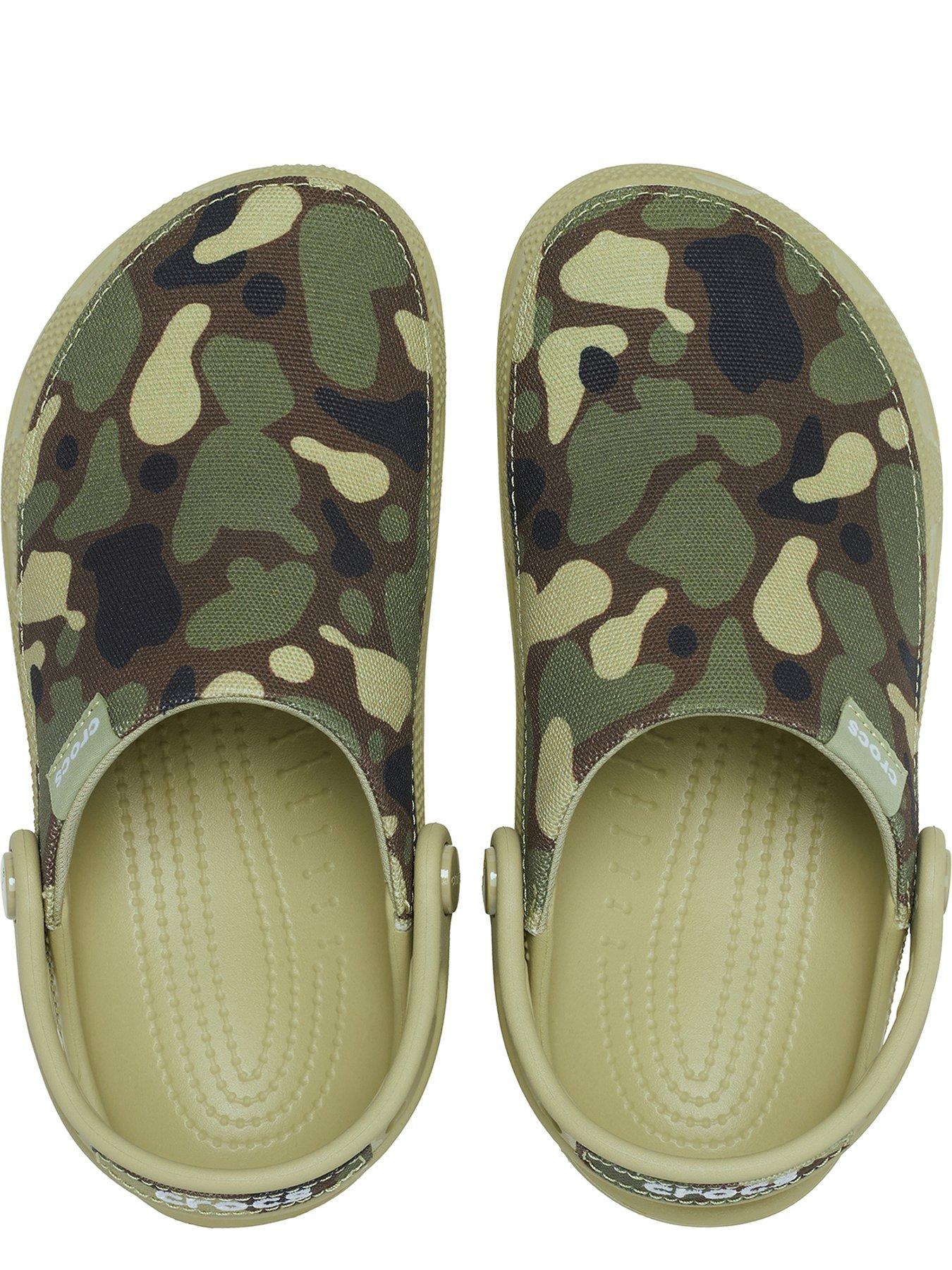 Image 4 of 6 of Crocs Mens Classic Crafted Camo Clog - Tac Green
