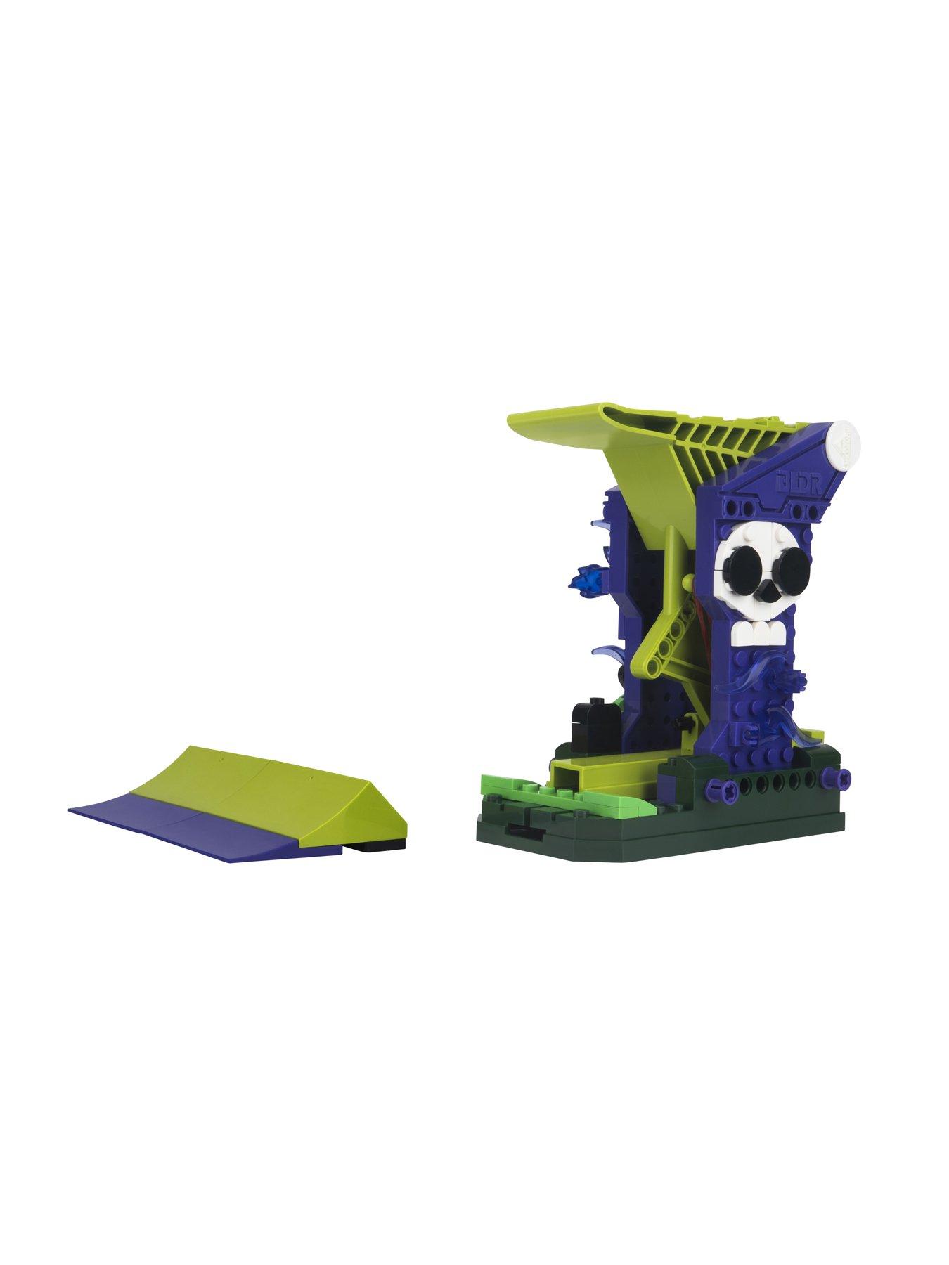 Image 5 of 7 of Monster Jam Monster Jam Smash And Launch Grave Digger Building Set