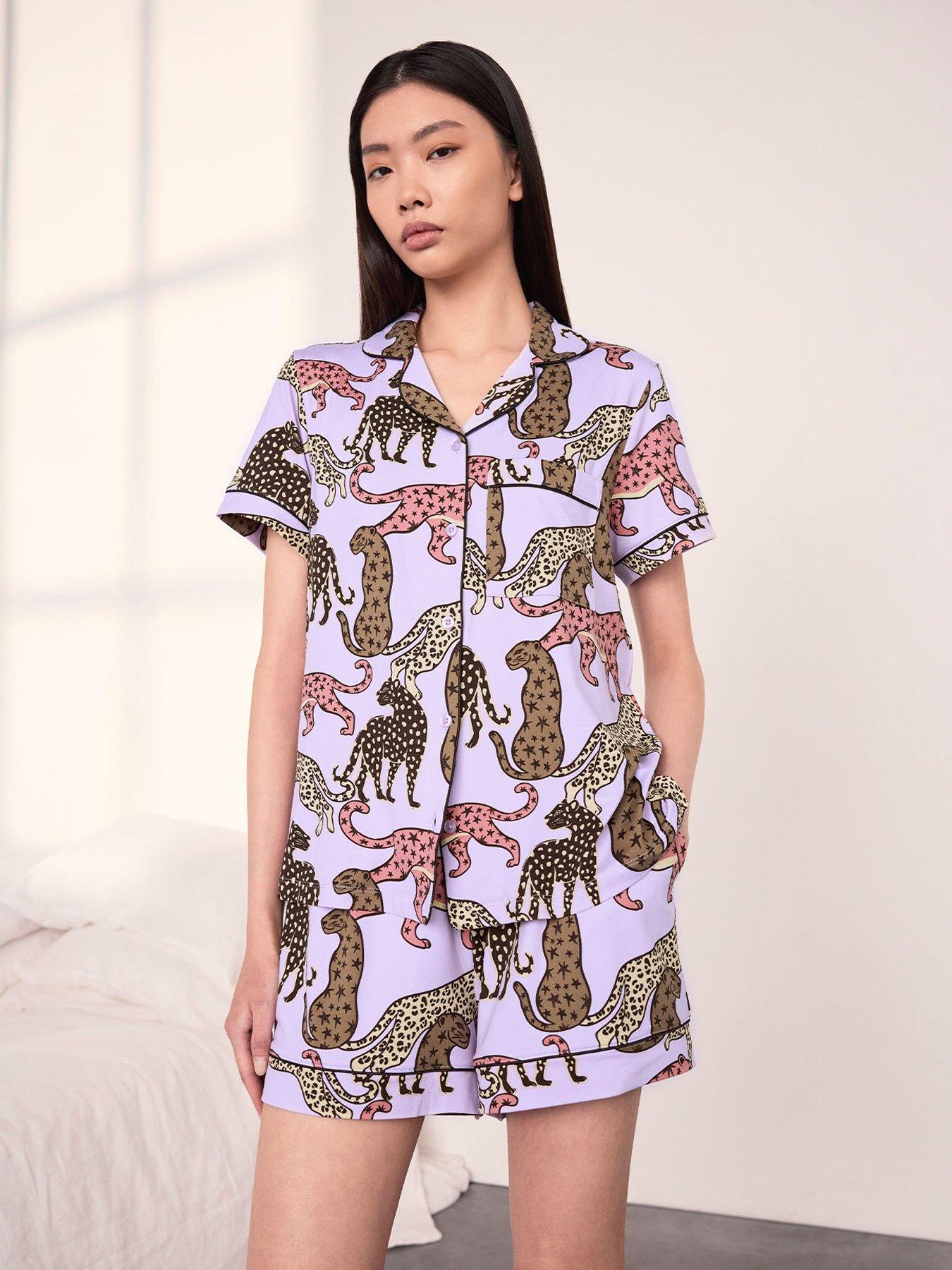 CHELSEA PEERS Chelsea Peers Starry Leopard Print Button Up Short Pyjama Set - Lilac
