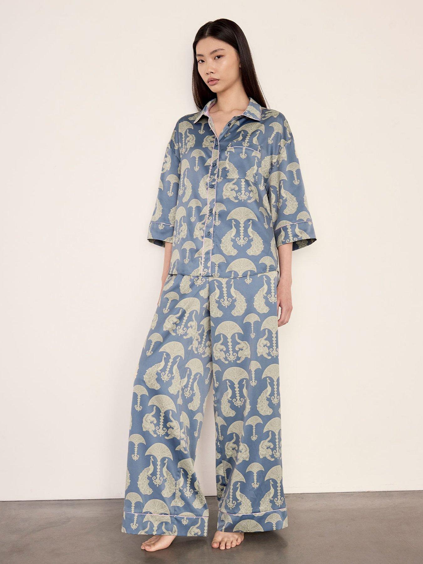 CHELSEA PEERS Chelsea Peers Satin Tigers  &  Peacocks Print Long Pyjama Set - Blue