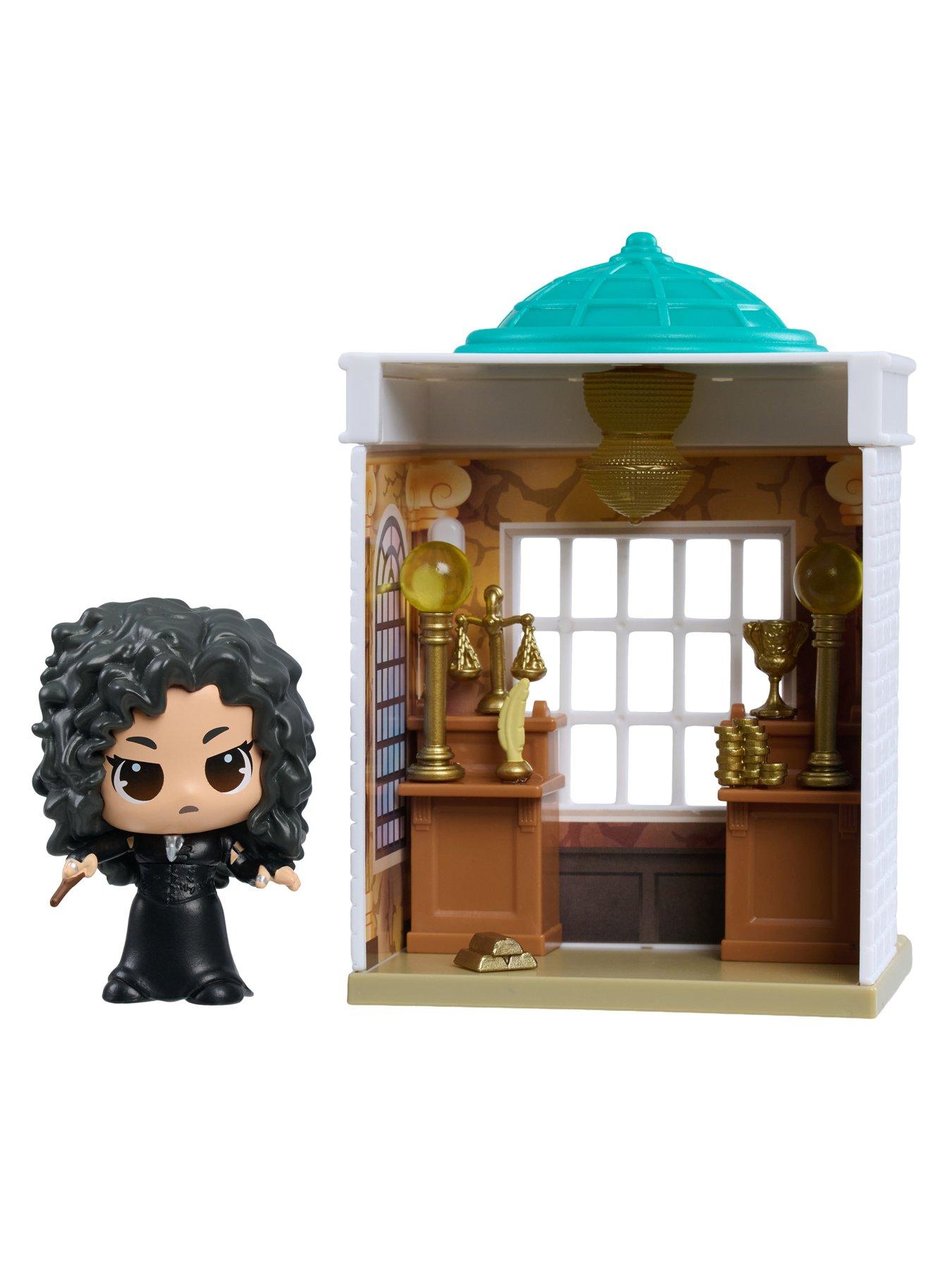 Image 6 of 7 of Harry Potter Harry Potter Wizarding World Shops Scene Setters
