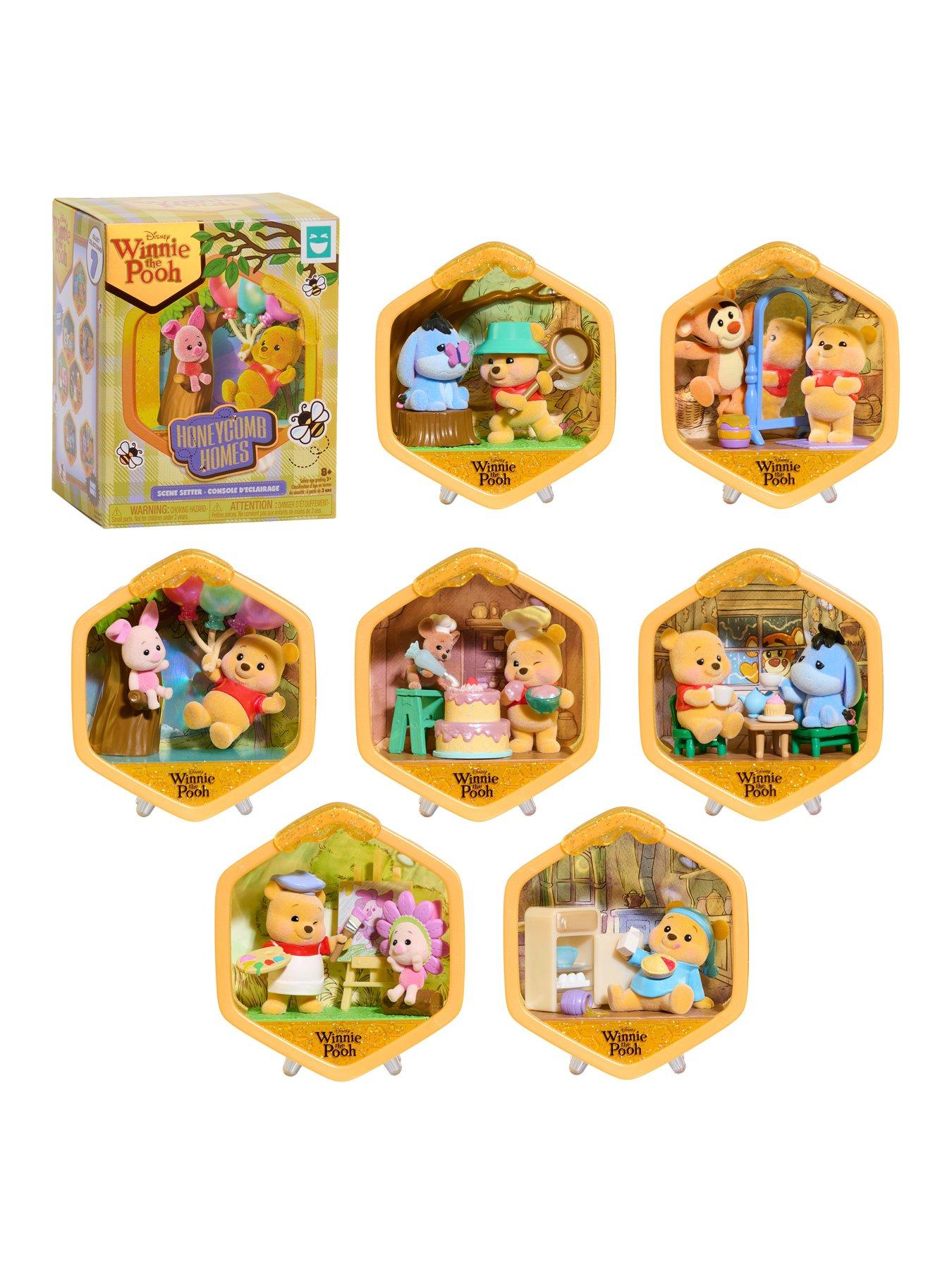 Image 2 of 7 of Winnie The Pooh Honeycomb Homes Scene Setters