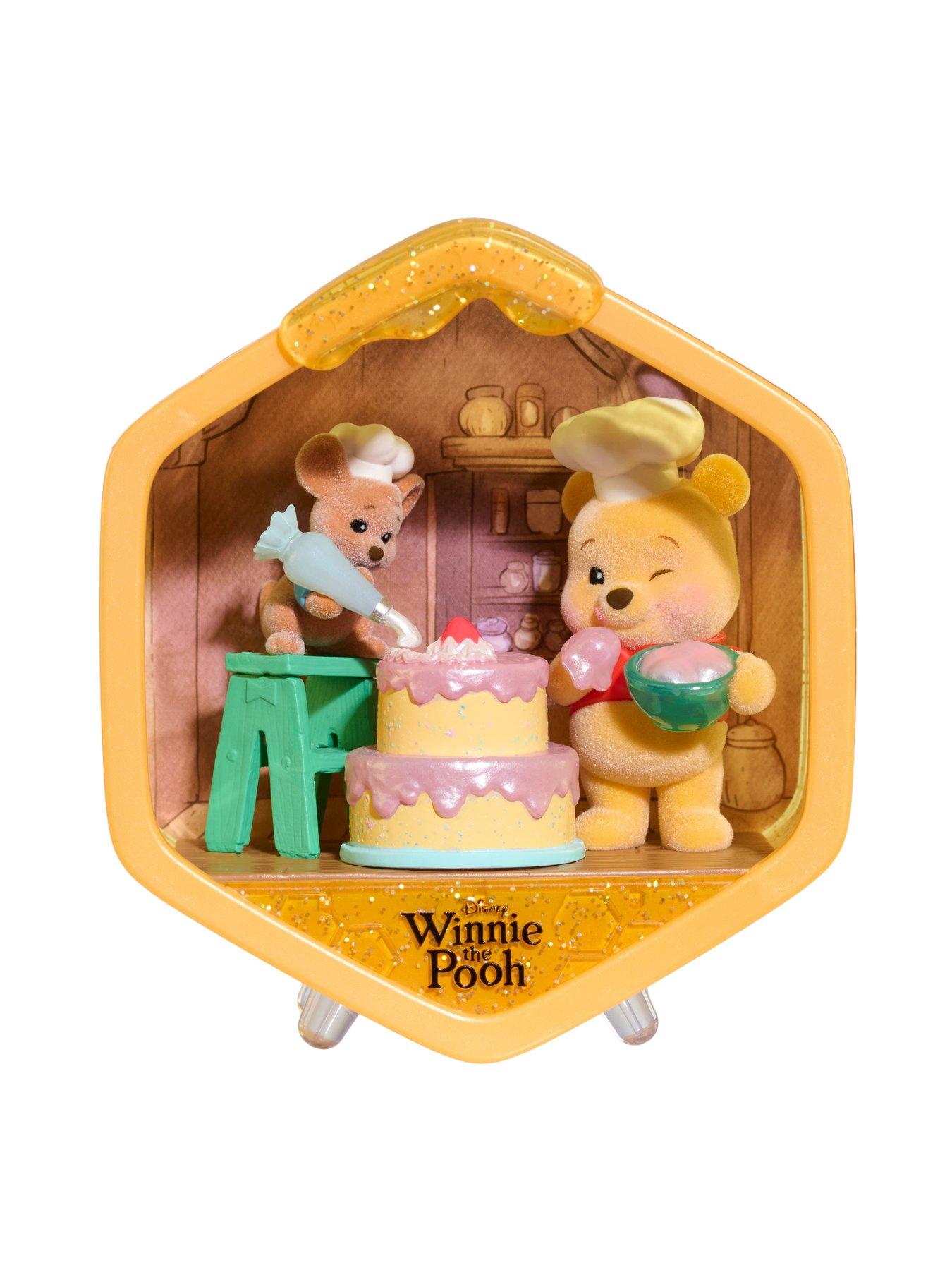 Image 3 of 7 of Winnie The Pooh Honeycomb Homes Scene Setters