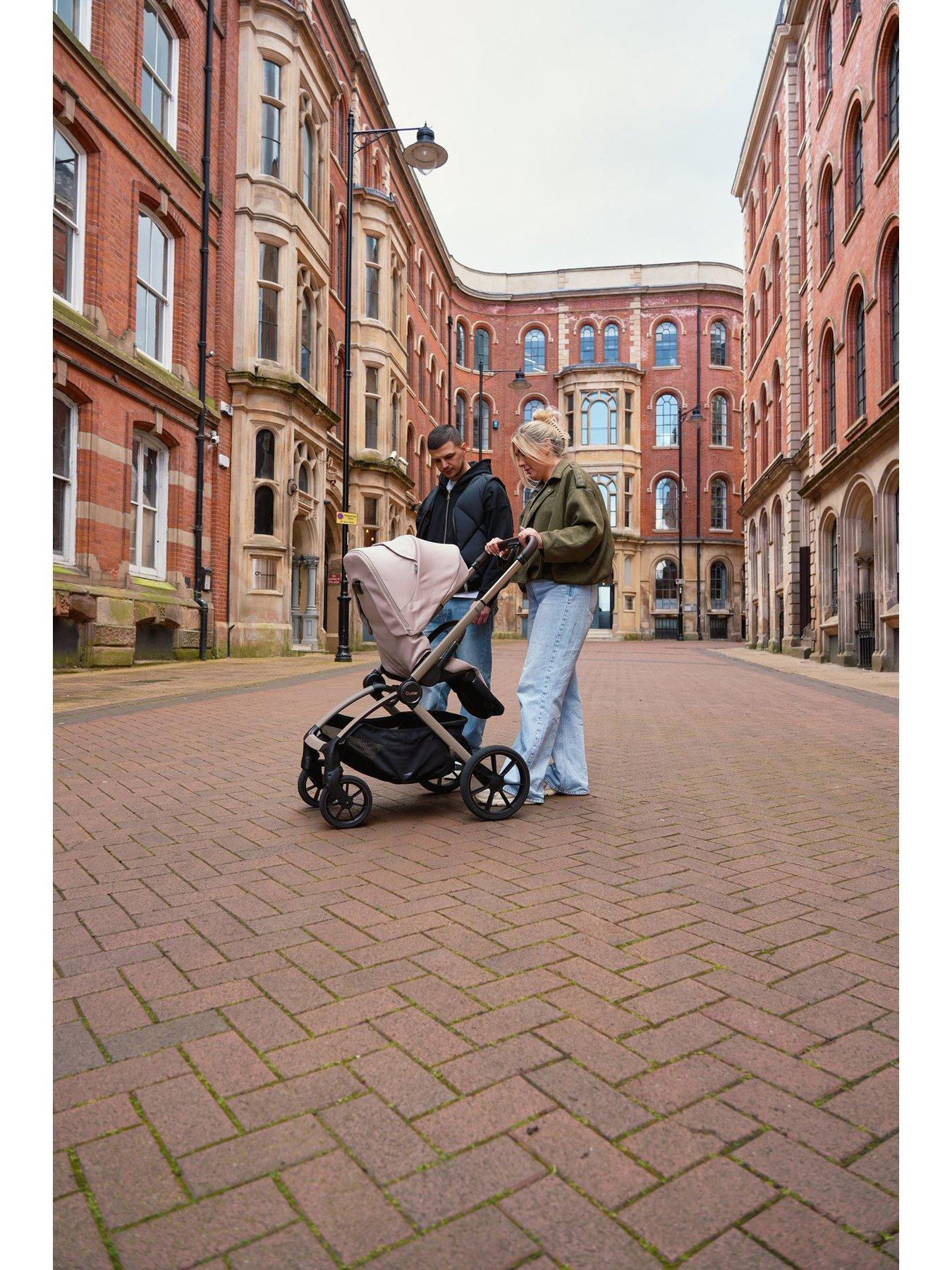 Image 7 of 7 of Oyster Oyster Vee Pushchair 360 Spin Bundle - Vanilla