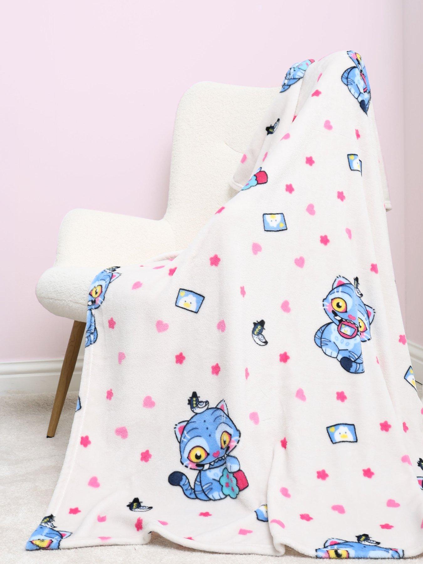 K-Pop Demon Hunters Kpop Demon Hunters Derpy Flower Rotary Fleece Blanket