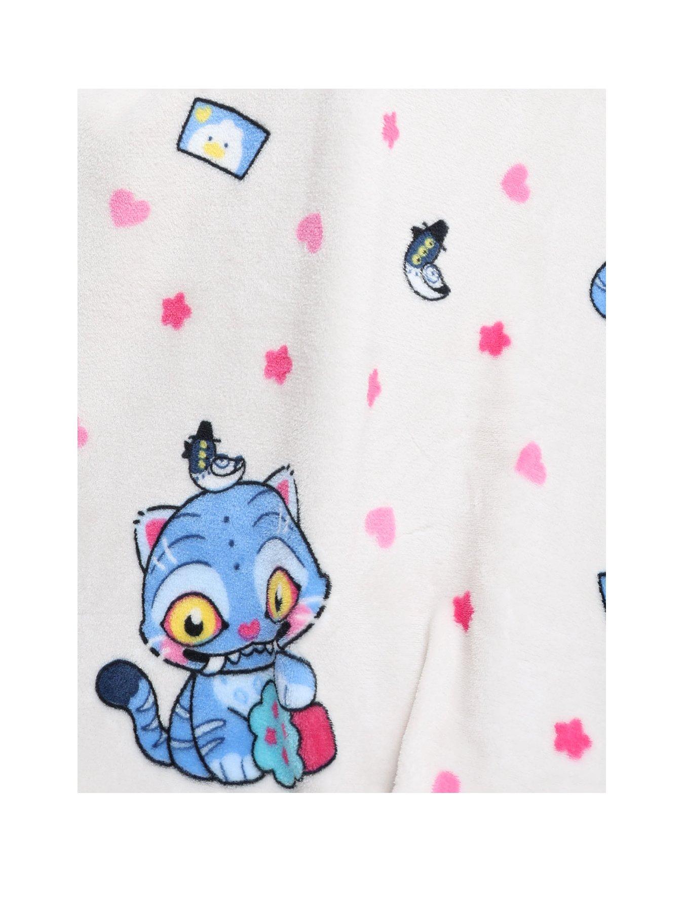 Image 2 of 5 of K-Pop Demon Hunters K-Pop Demon Hunters Derpy Flower Rotary Fleece Blanket