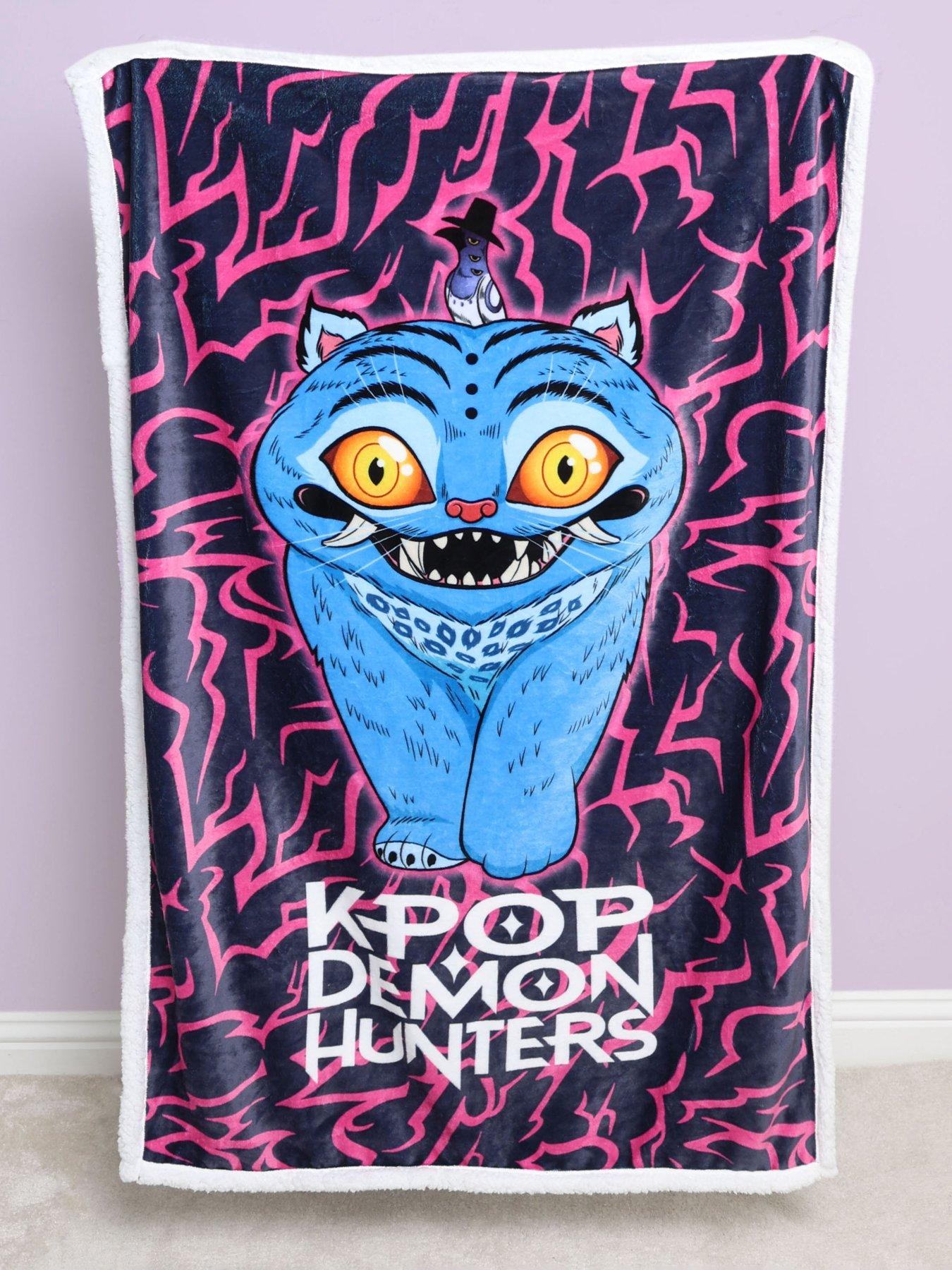 K-Pop Demon Hunters Derpy Pink Sherpa Back Fleece Blanket