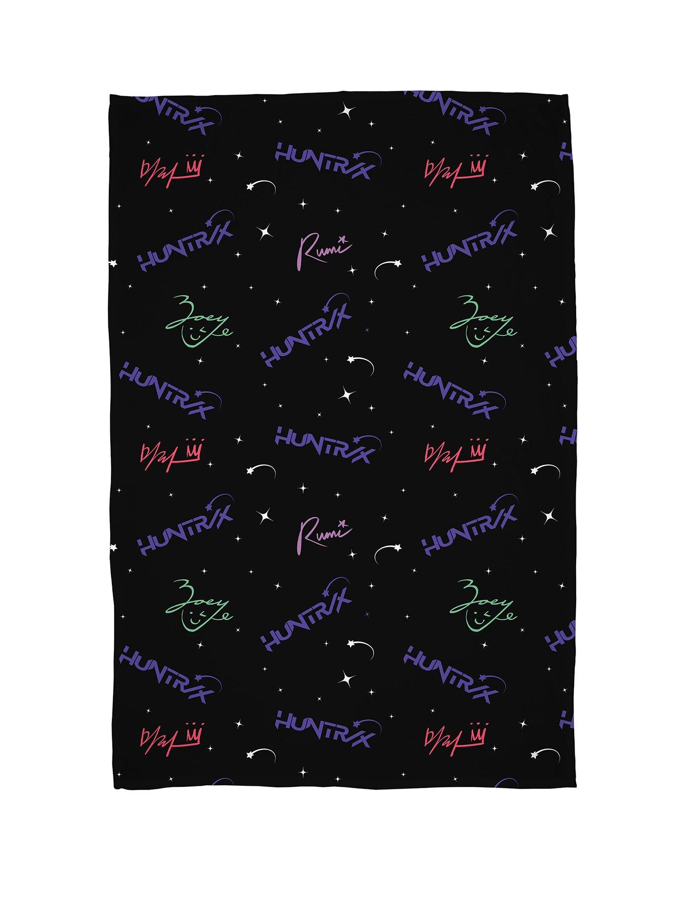 Image 2 of 7 of K-Pop Demon Hunters Zoey Ramen Shaped Cushion And Blanket Bundle