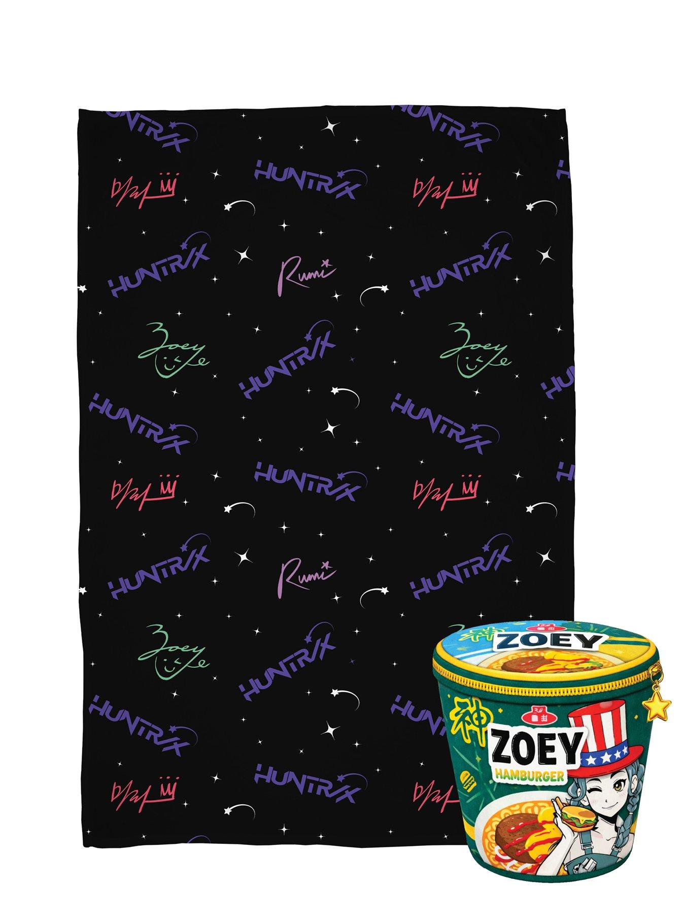 Image 7 of 7 of K-Pop Demon Hunters Zoey Ramen Shaped Cushion And Blanket Bundle