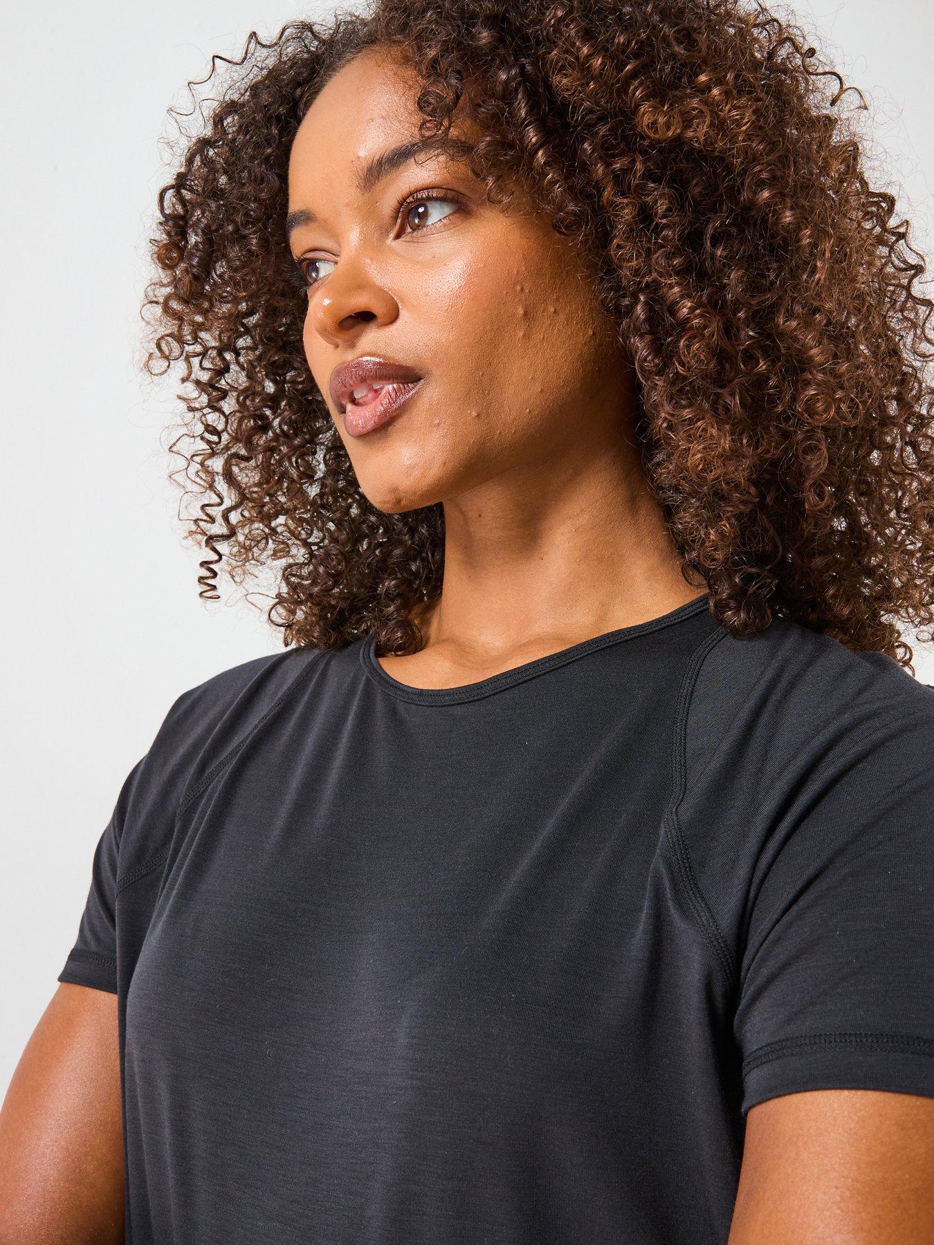 Image 6 of 6 of Sweaty Betty Womens Running Breathe Easy Mesh T-shirt 2.0 - Black