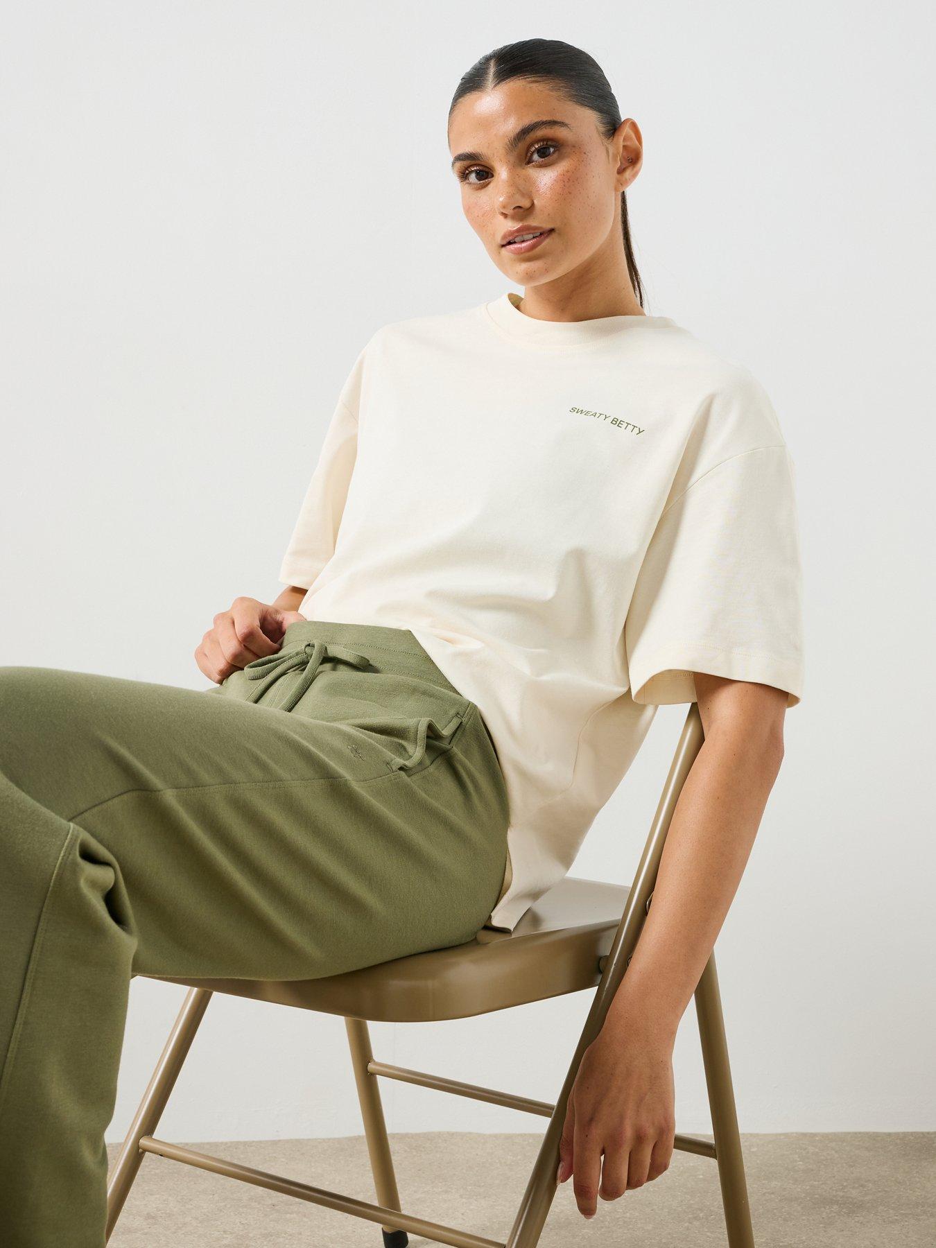 Image 6 of 6 of Sweaty Betty Womens Training British Heritage Graphic T-shirt - Beige