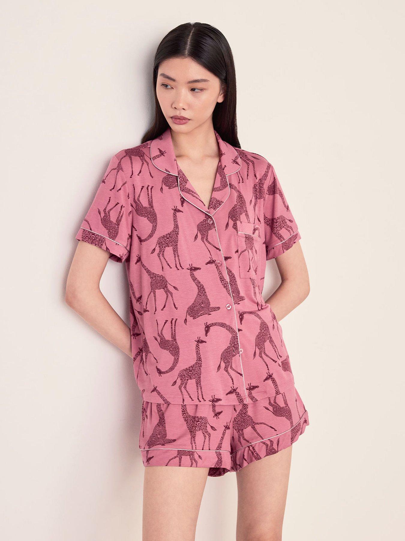 CHELSEA PEERS Chelsea Peers Modal Tonal Giraffe Print Short Pyjama Set - Pink