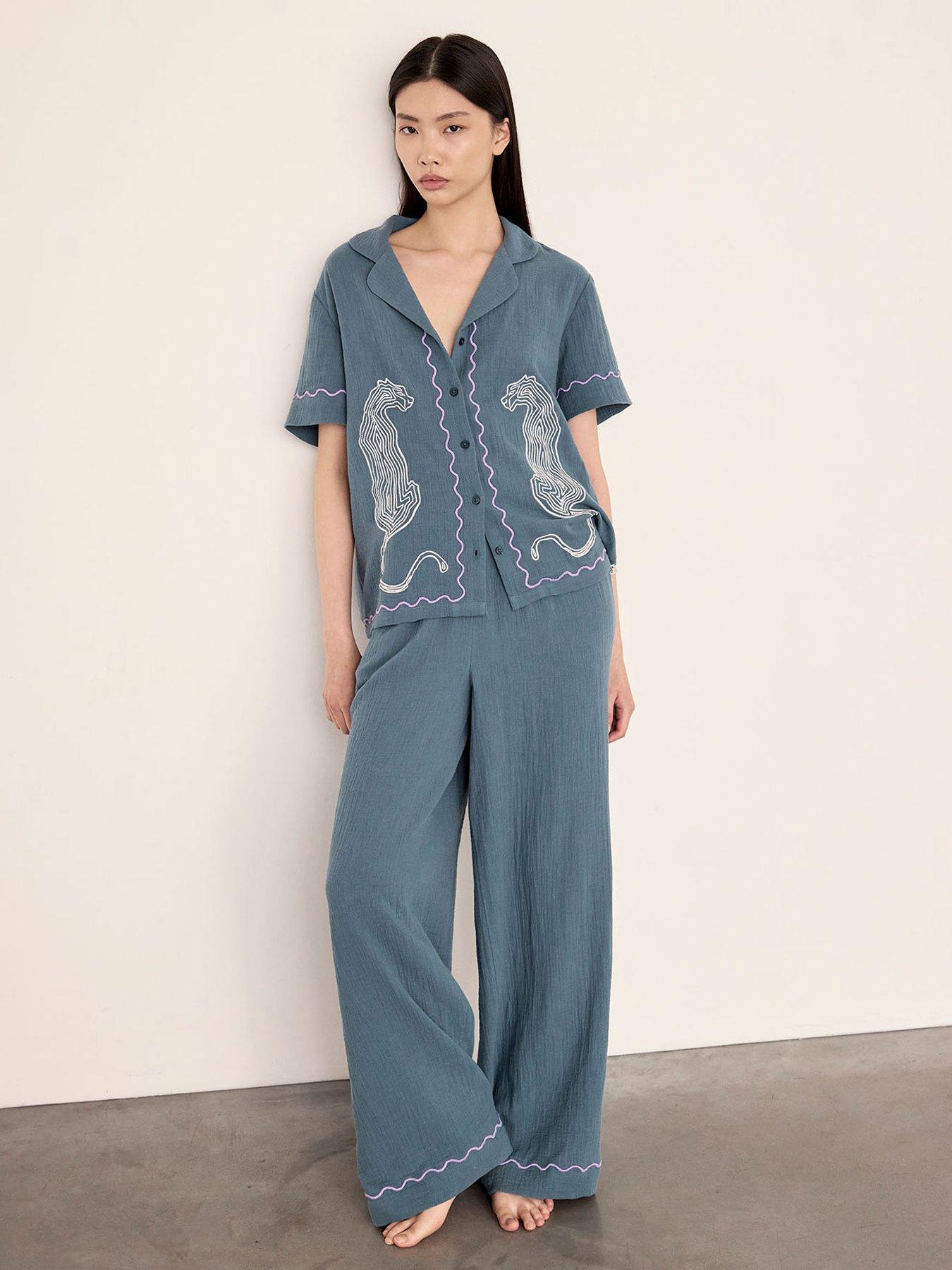 CHELSEA PEERS Chelsea Peers Cotton Embroidered Leopard Long Pyjama Set - Blue