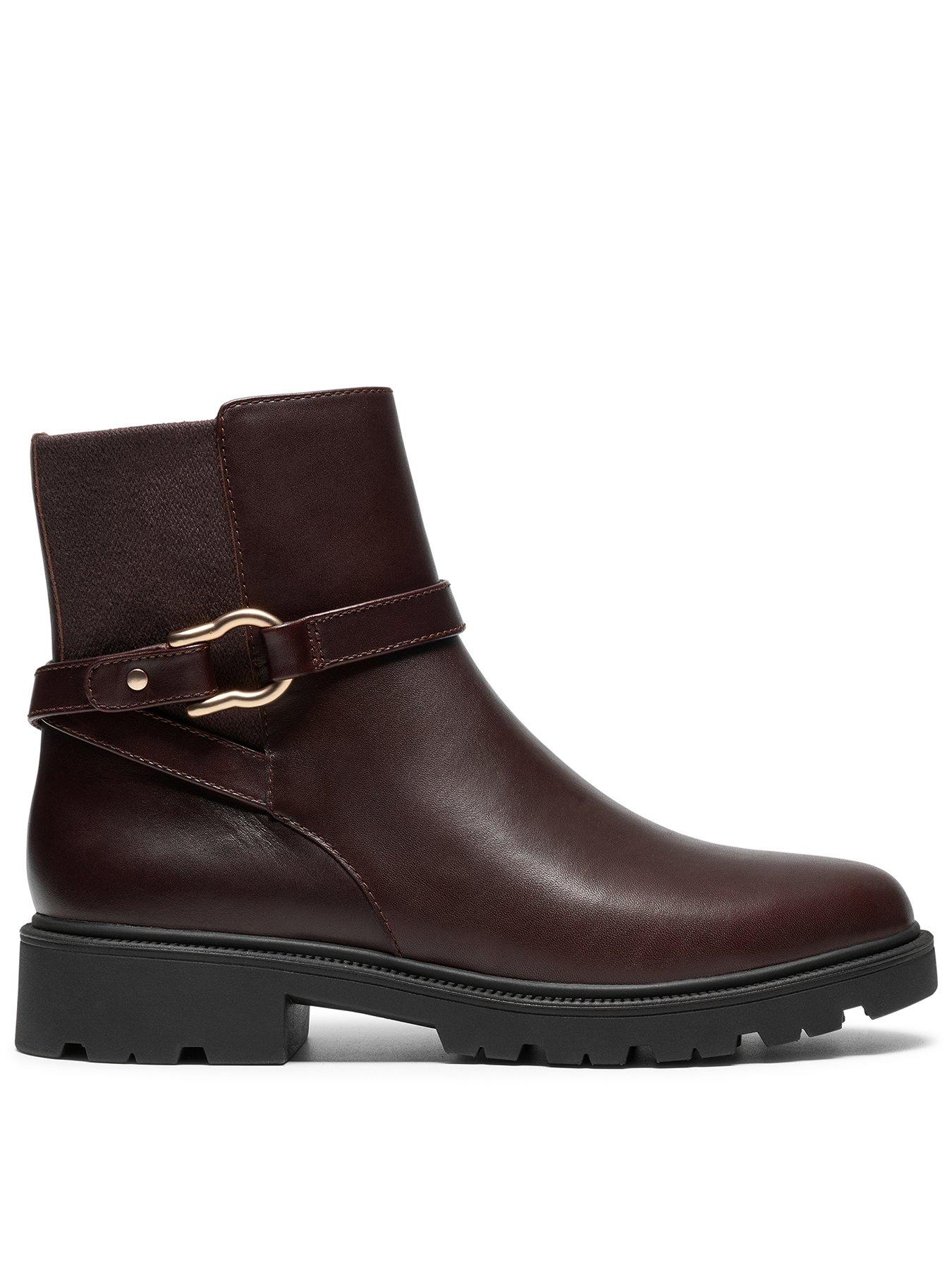 Clarks Code L Bay Mid Boot - Brown