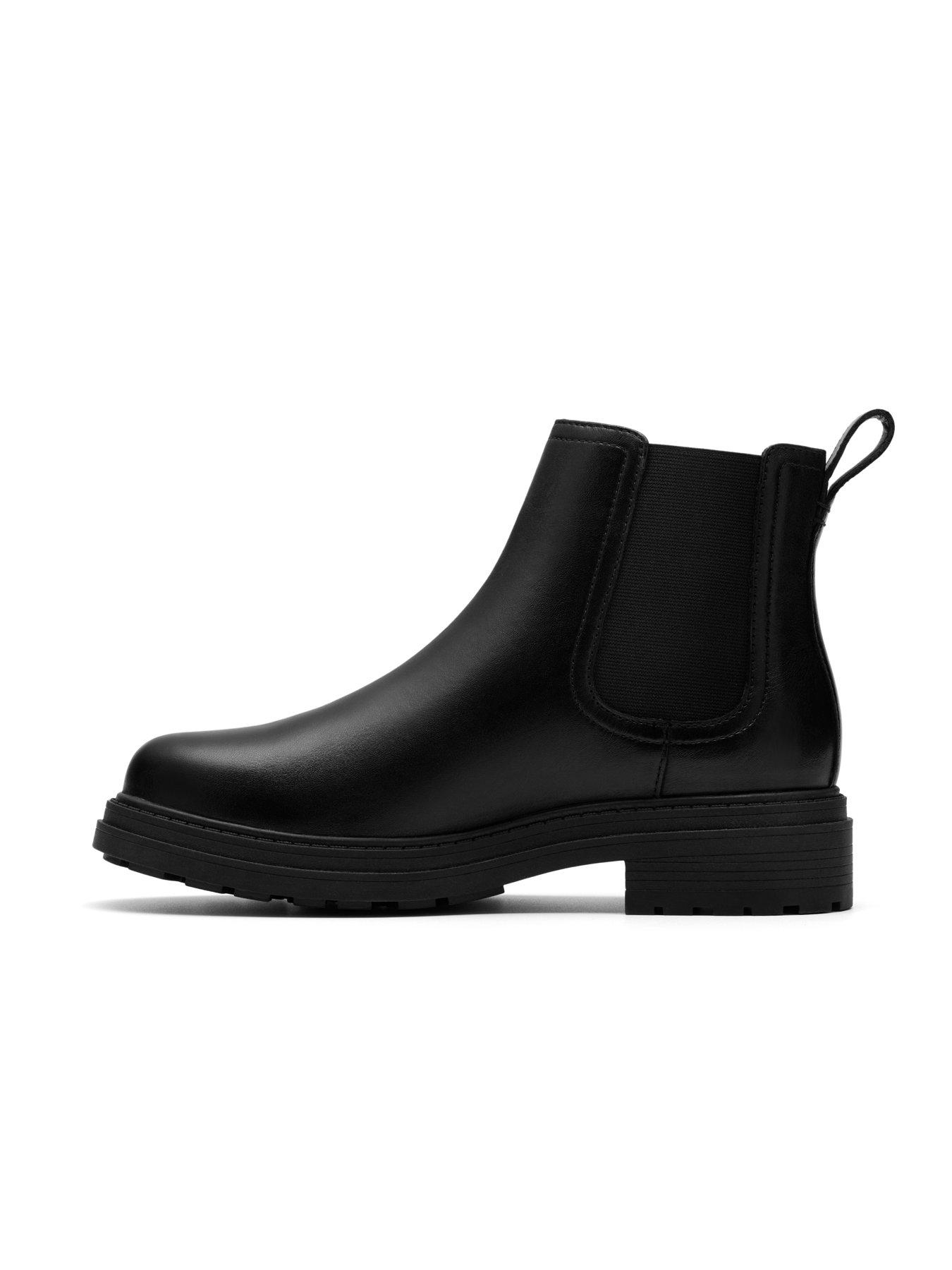 Image 6 of 6 of Clarks Wide Fit Orinoco3 Lane Black Boot