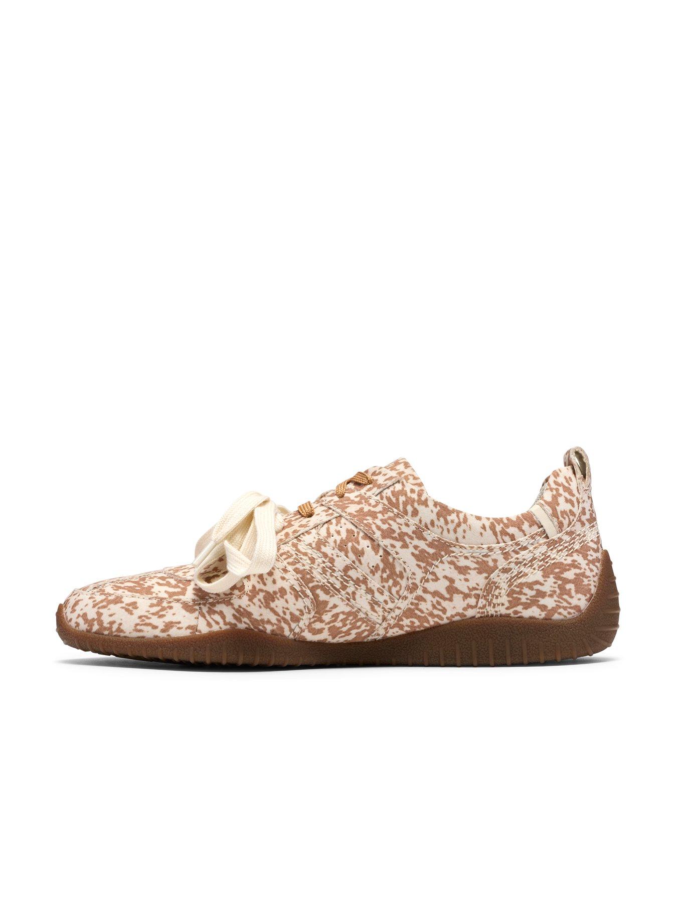 Image 6 of 6 of Clarks Meridor Lace Trainer - Animal Print