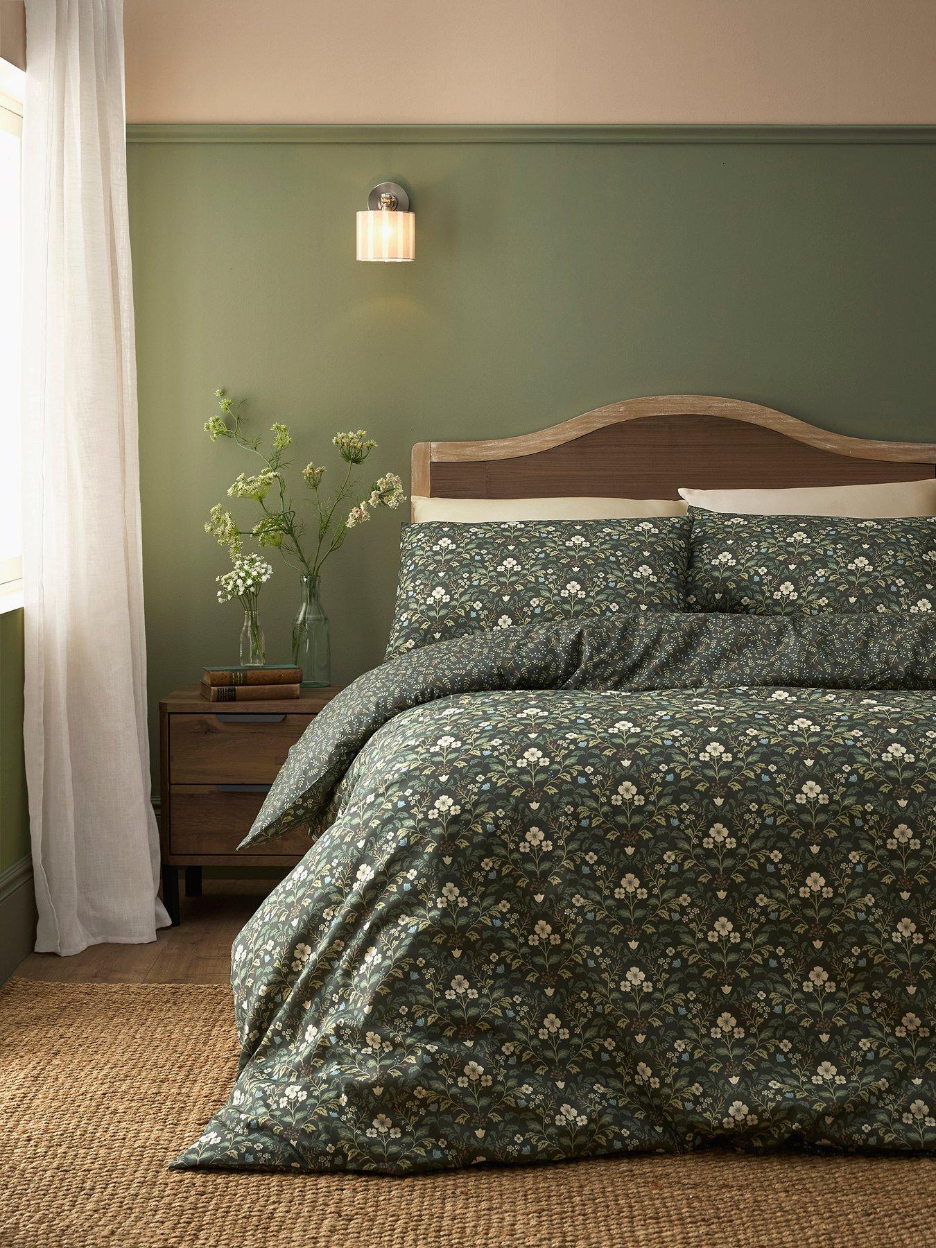 Dreams & Drapes Heritage Floral Duvet Cover Set In Green