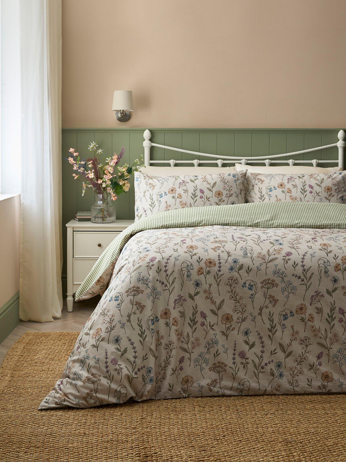 Dreams & Drapes Meadow Floral Duvet Cover Set In Multi