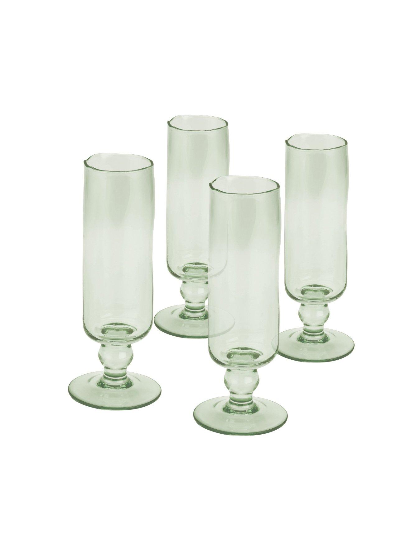 Image 3 of 5 of Made Travellers Rest Champagne Flute 4pk