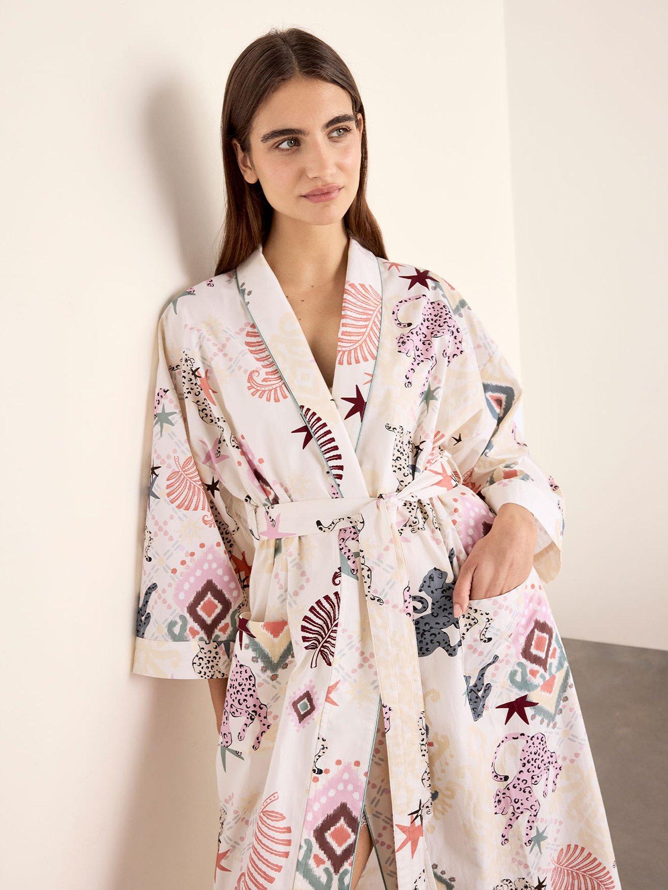 Image 5 of 6 of CHELSEA PEERS Chelsea Peers&nbsp;Cotton Bohemian Leopard Print Kimono Dressing Gown - Off White