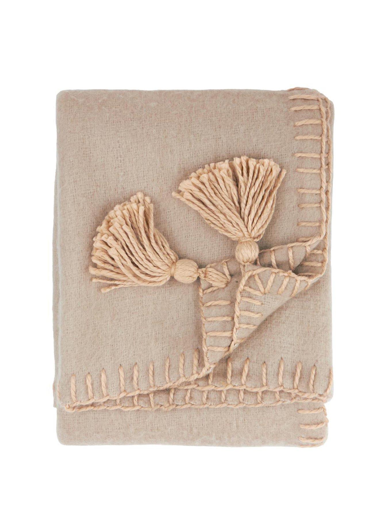 Image 1 of 2 of Furn Lowen Wool 130x170 Throw Natural