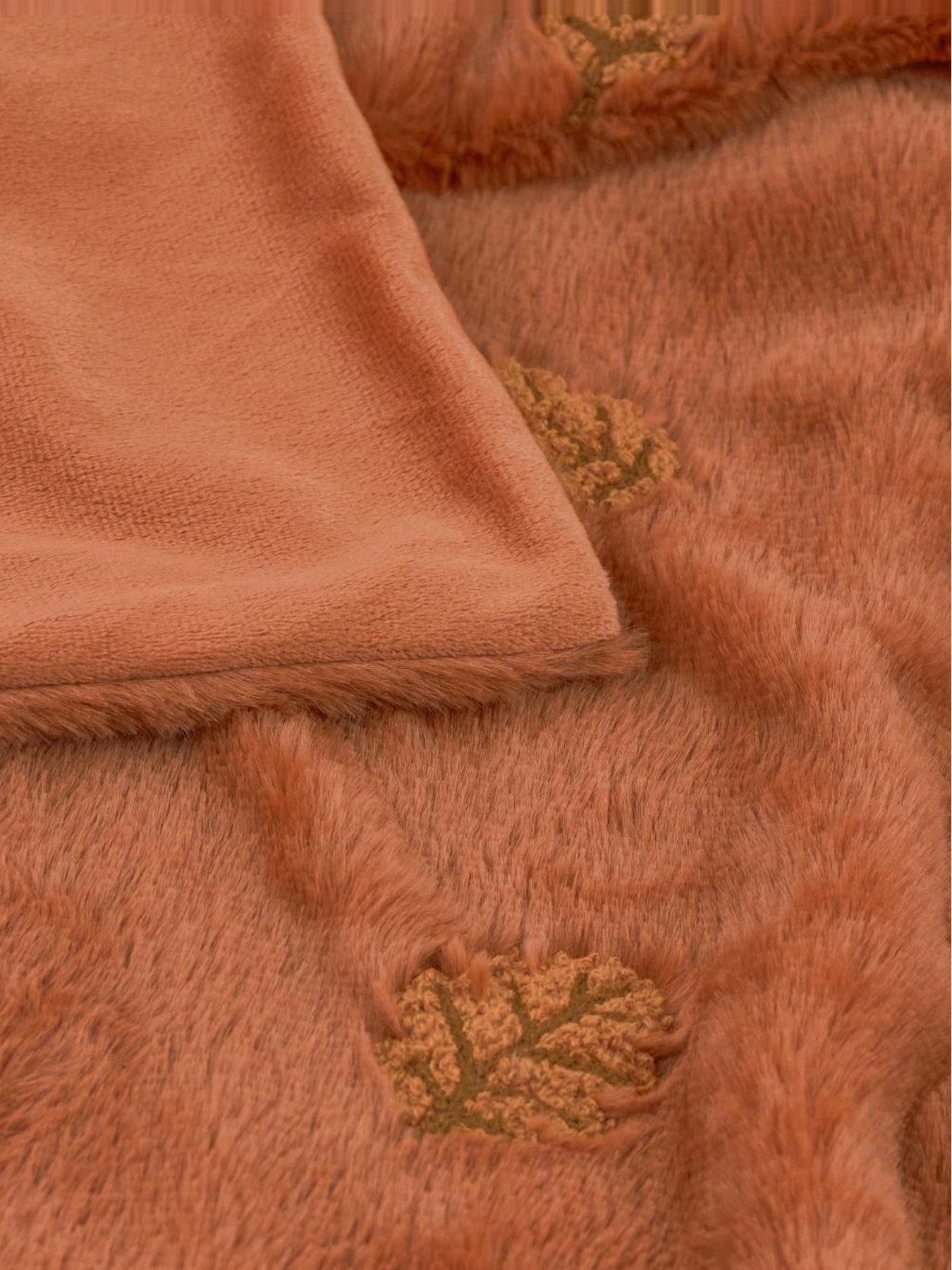 Image 2 of 2 of Furn Autumn Trail 130x180 Throw Rust