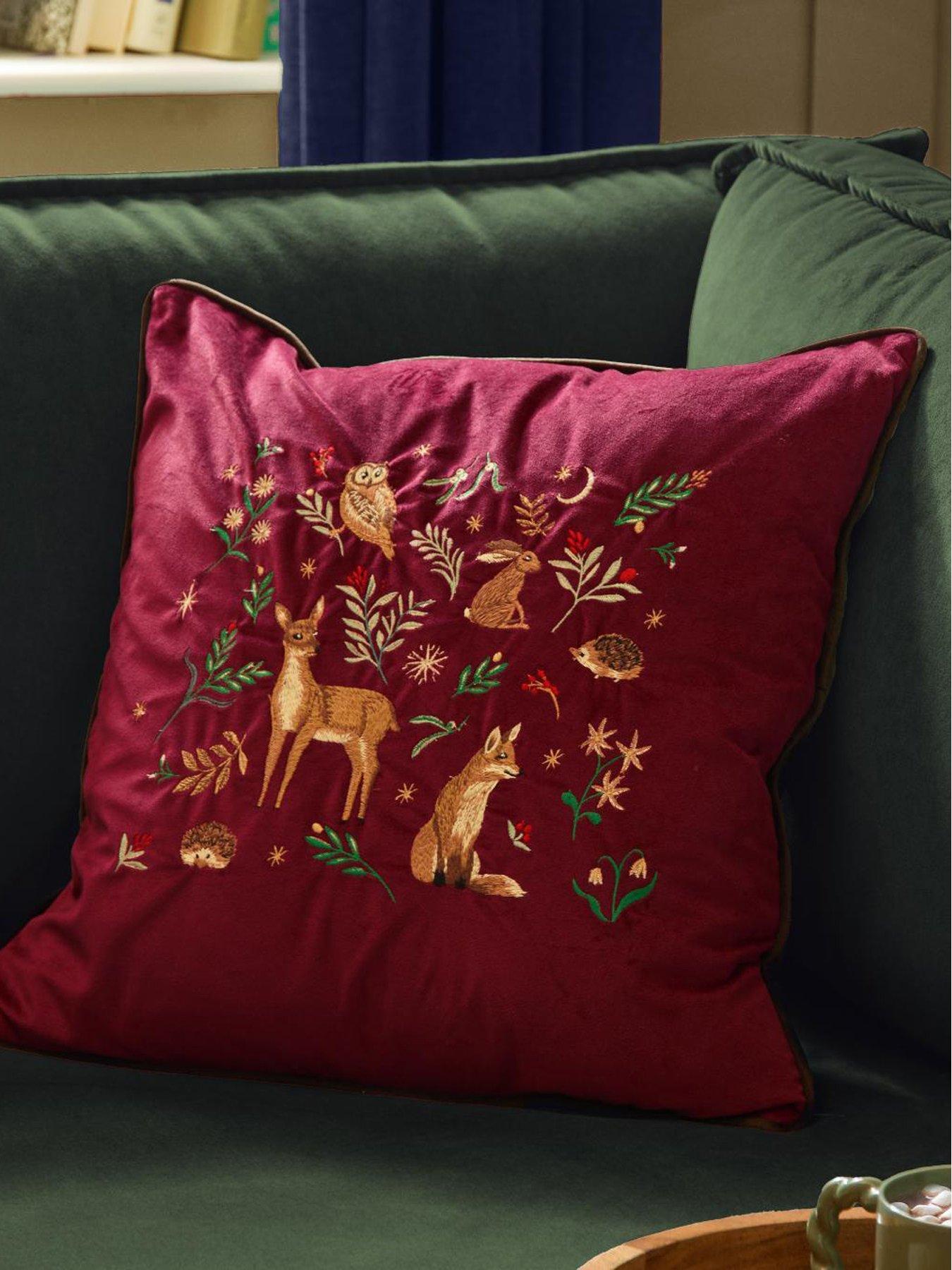 Furn Berry Woods 45x45 Polyester Cushion Burgundy