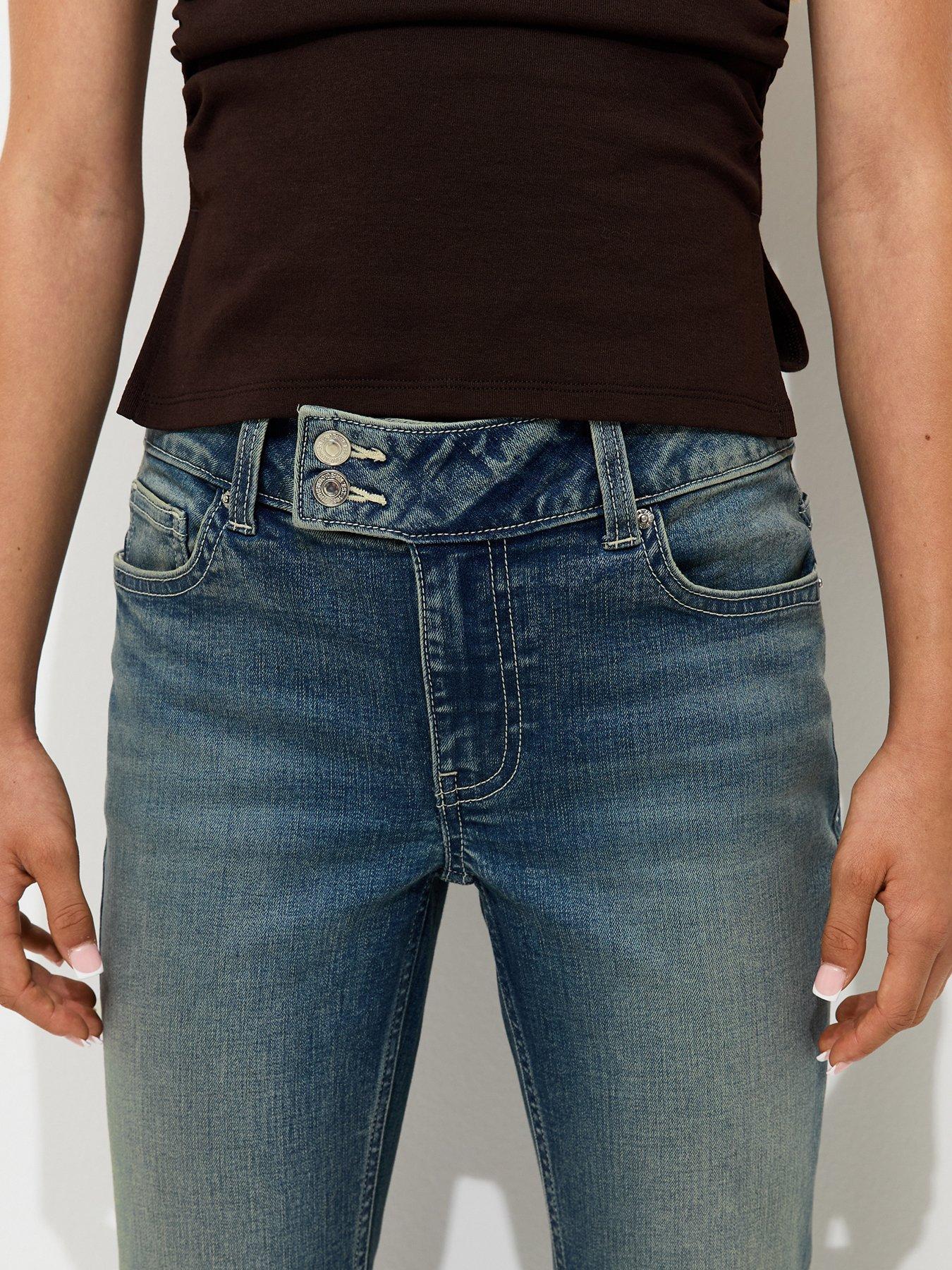 Image 6 of 7 of New Look 915 Girls Low Rise Flared 5-Pocket Jeans - Blue