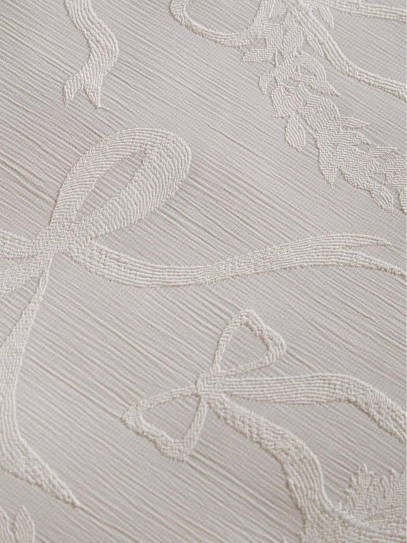 Image 3 of 4 of Paoletti Winter Wreath Super King Duvet Set White
