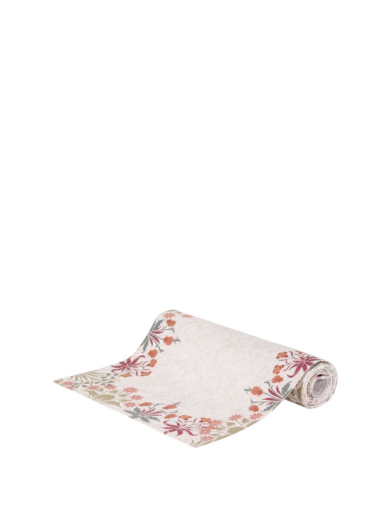 William Morris at Home Wmah Ow Table Runner