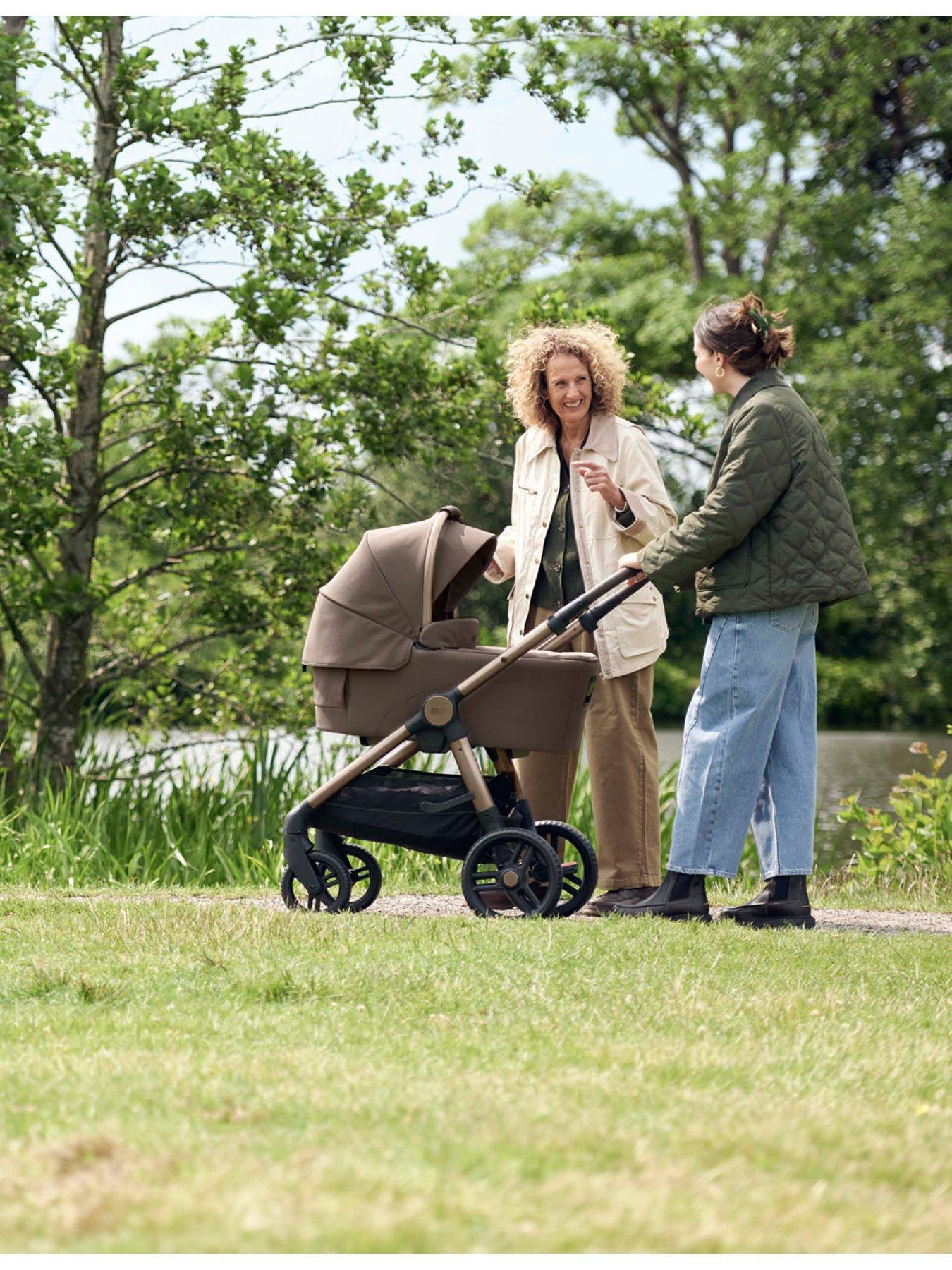 Image 3 of 7 of Mamas & Papas Ocarro&sup2;&nbsp;Crema Essential Stand Bundle