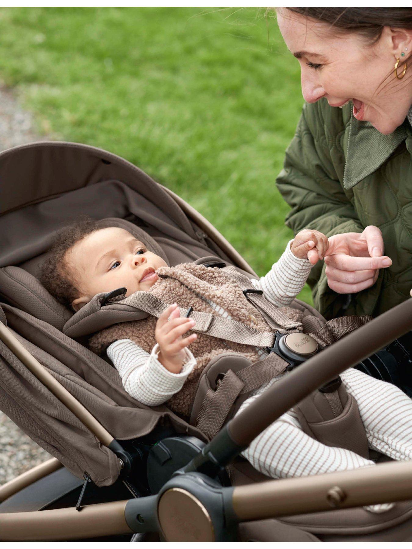 Image 7 of 7 of Mamas & Papas Ocarro&sup2;&nbsp;Crema Essential Stand Bundle