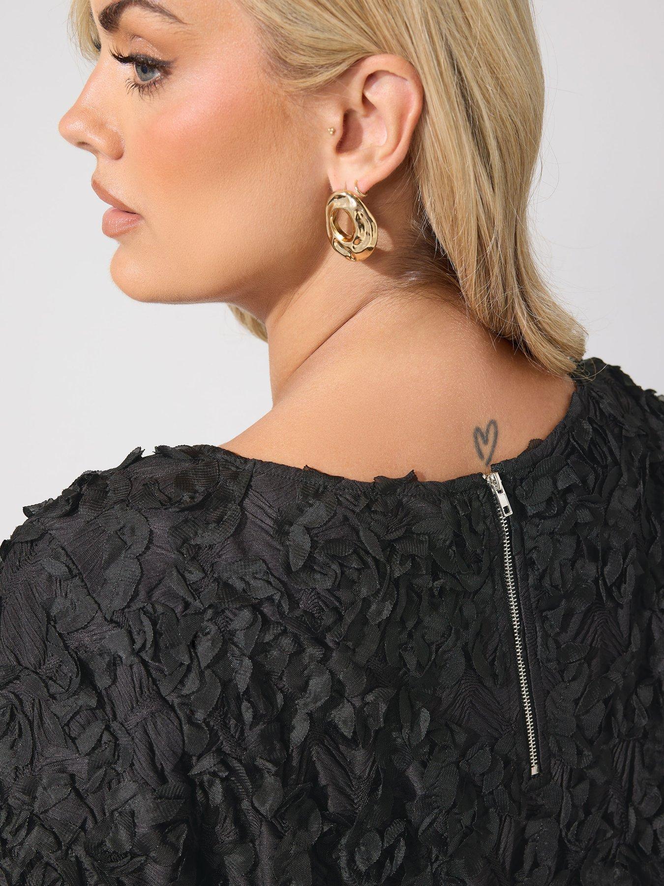 Image 4 of 4 of Yours Curve 3D Abstract Top - Black