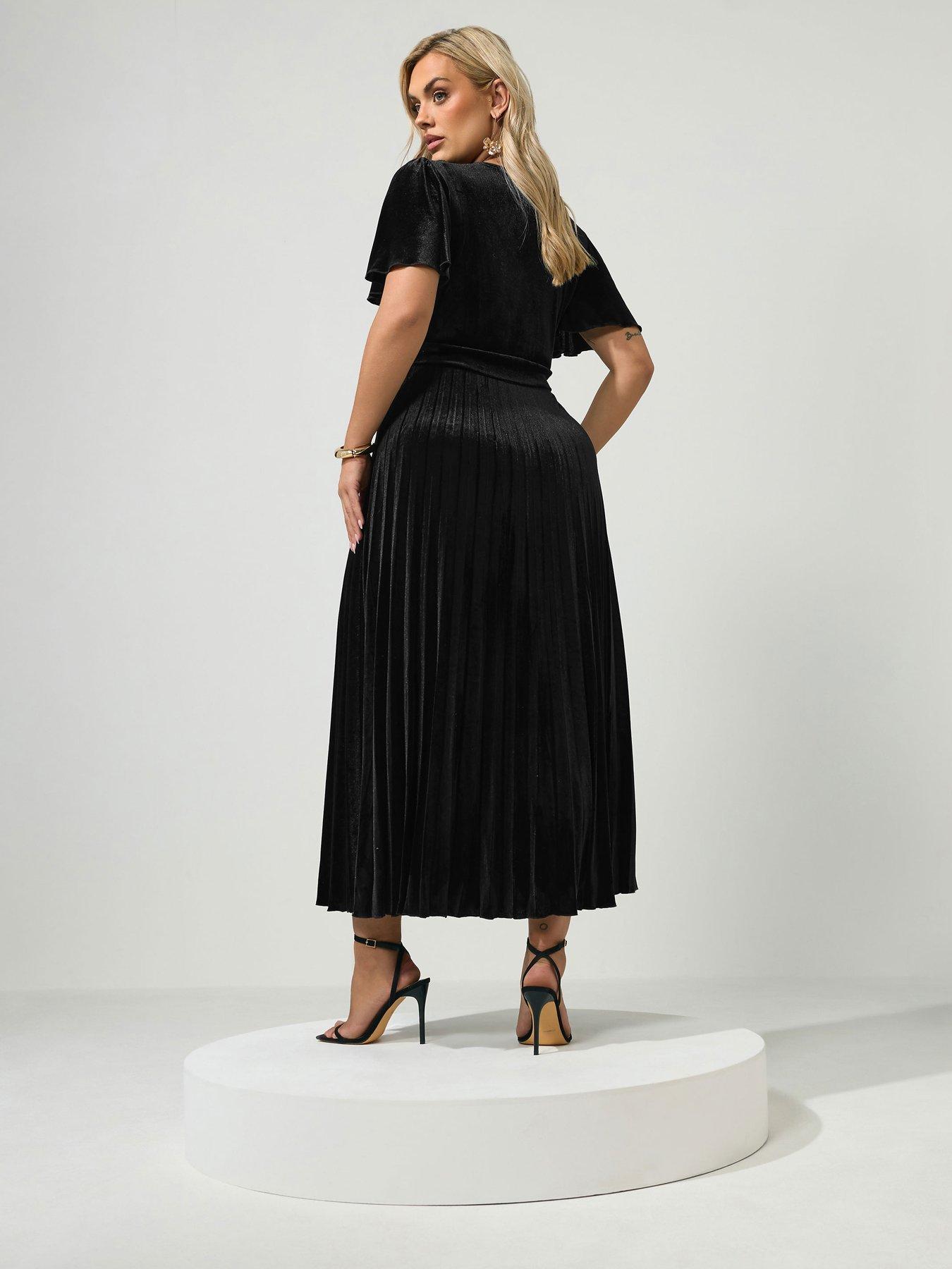 Image 2 of 4 of Yours Curve Velvet Knot Front Dress - Black