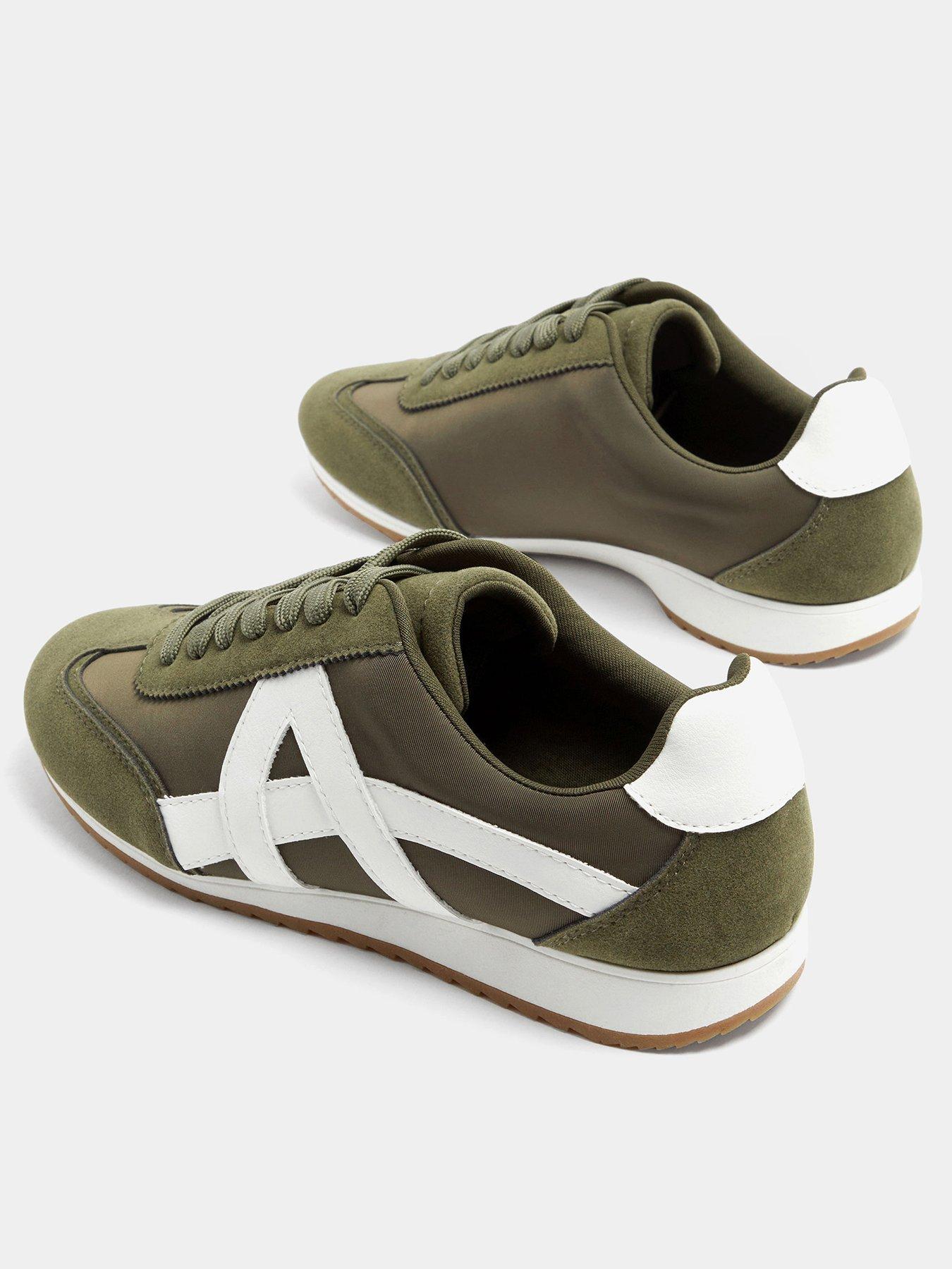 Image 3 of 4 of Yours Curve Wide Fit Feature Panel Slim Sole Runner Trainer - Green