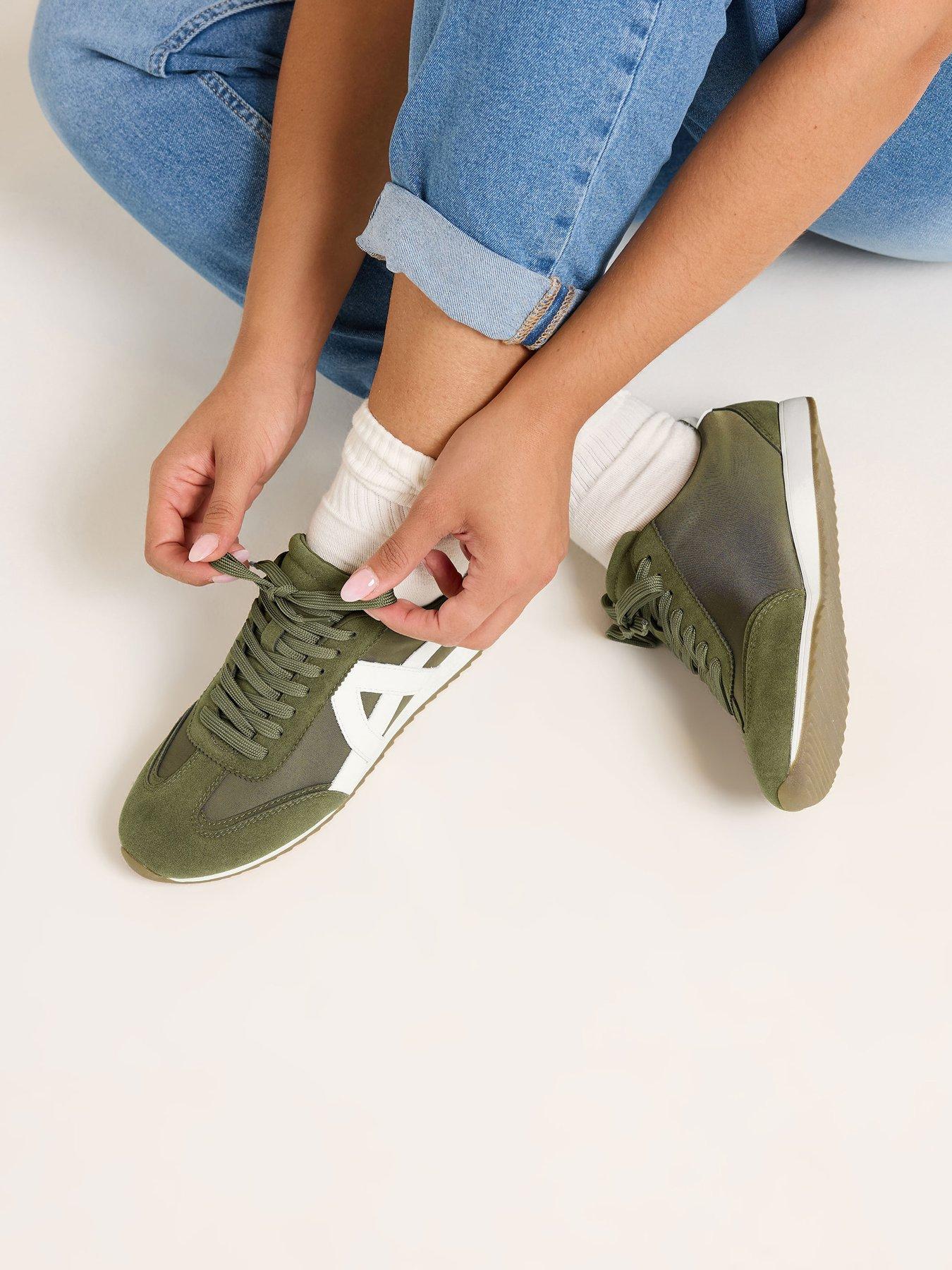 Image 4 of 4 of Yours Curve Wide Fit Feature Panel Slim Sole Runner Trainer - Green
