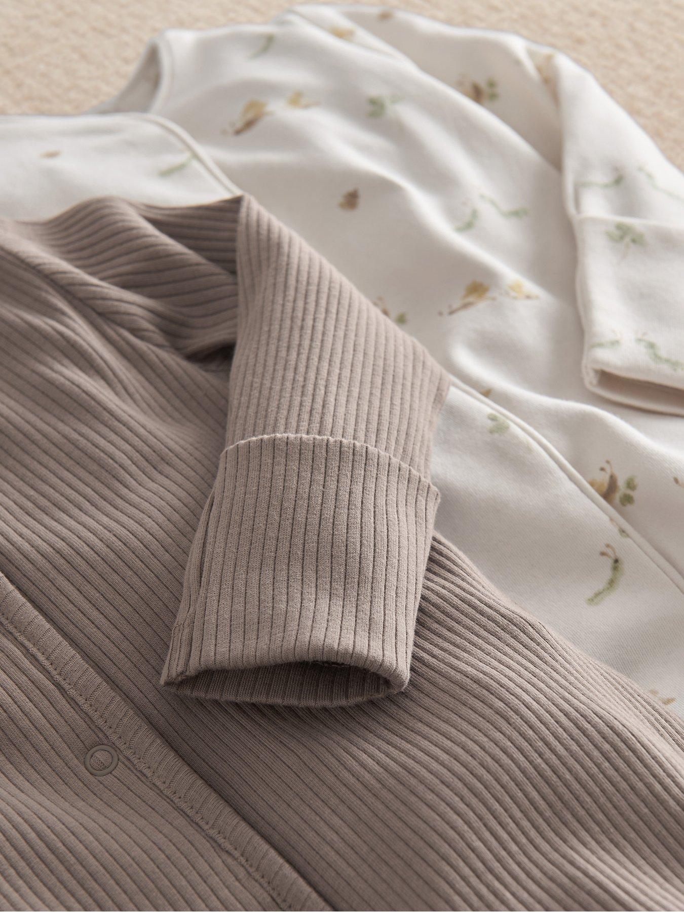 Image 3 of 3 of Mamas & Papas Baby Unisex Worth The Wait 5 Piece Newborn Set - Cream