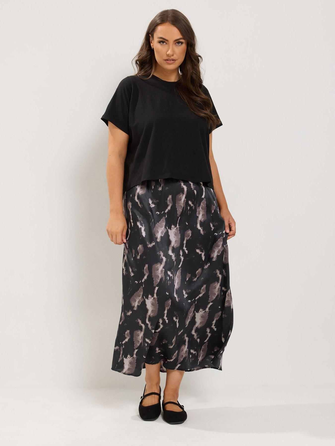 Image 3 of 4 of Yours Curve Marble Bias Cut Satin Skirt - Black