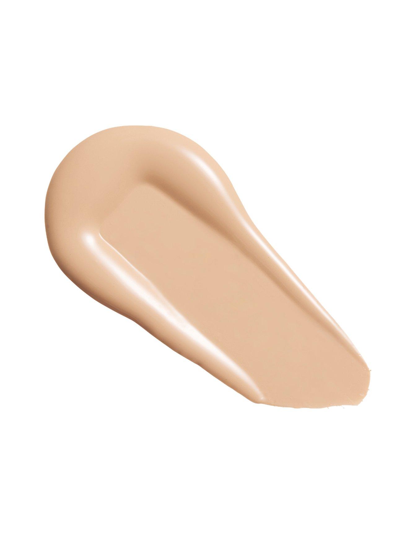 Image 2 of 4 of Revolution Beauty London Revolution Superdewy Cushion Foundation